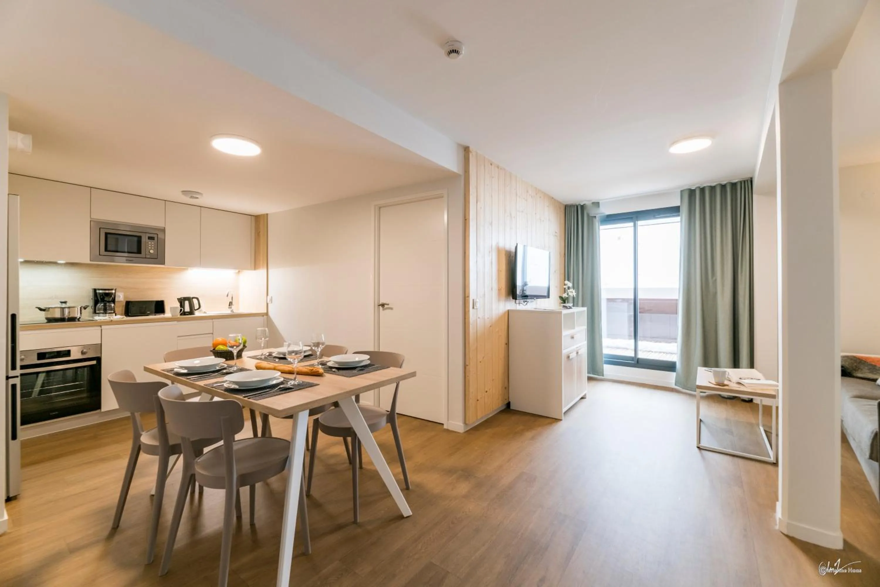Kitchen or kitchenette in Lagrange Vacances Le Cristal de Piau