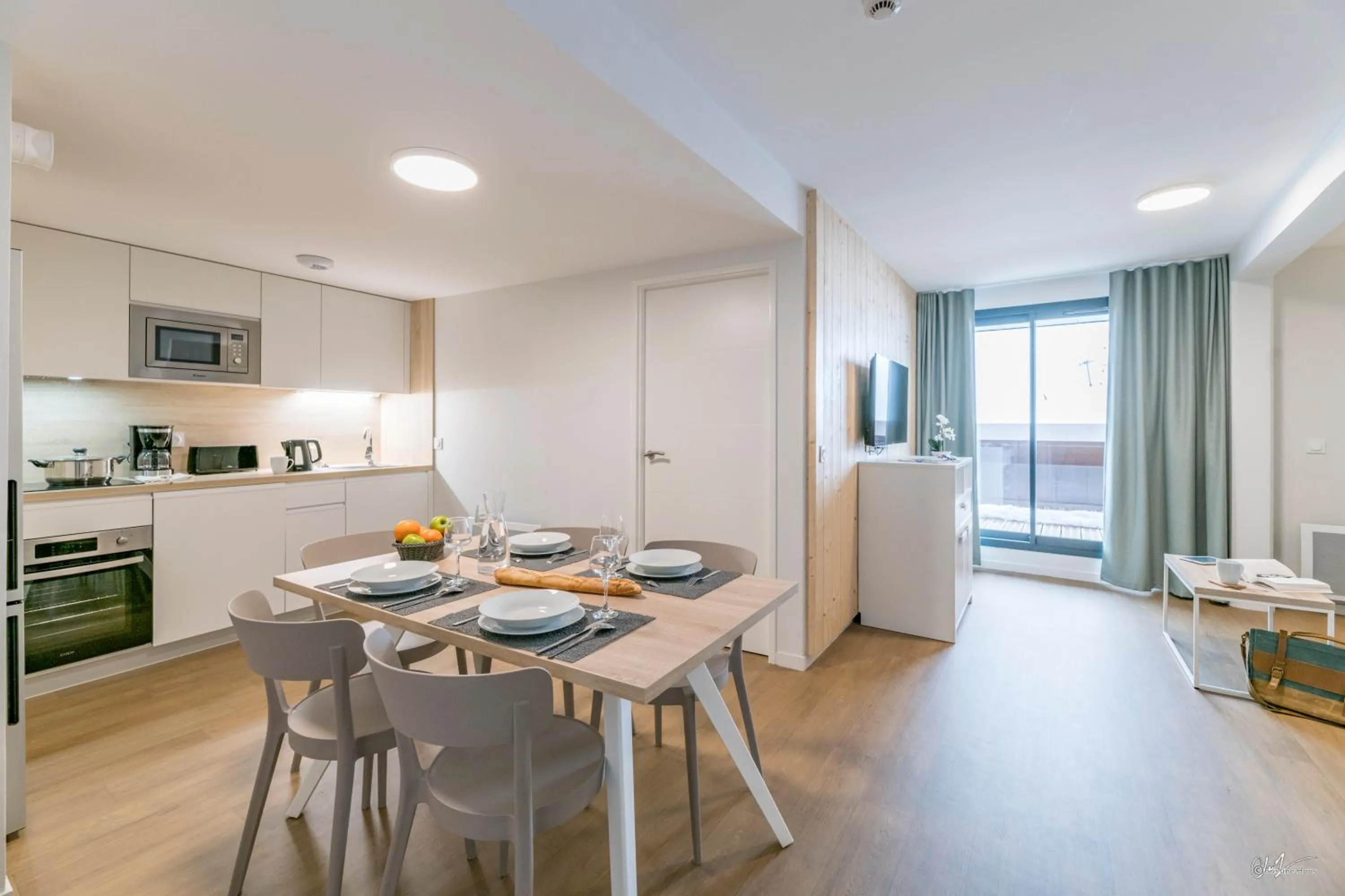Kitchen or kitchenette in Lagrange Vacances Le Cristal de Piau