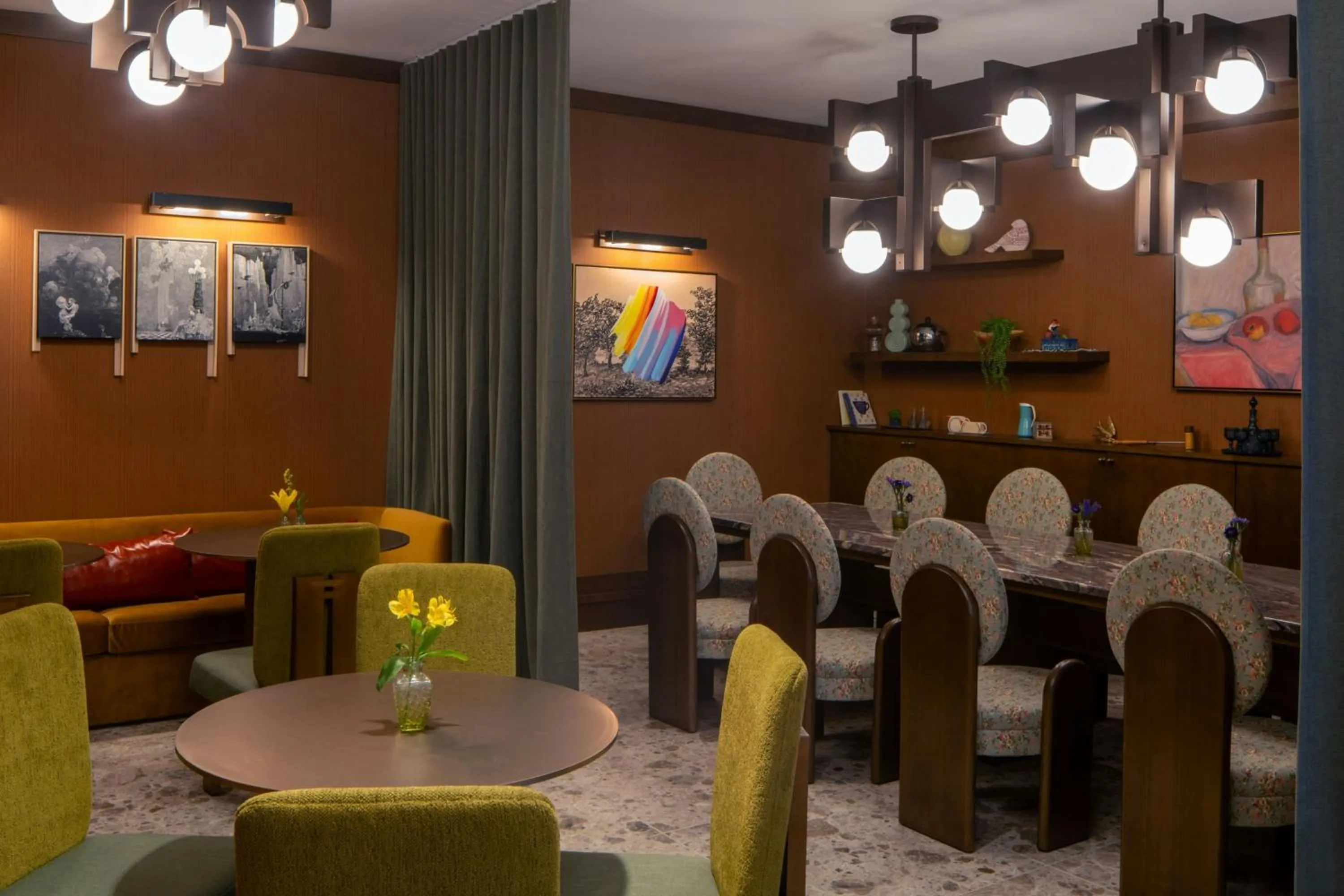 Lounge or bar in The Tallison Hotel, a Tribute Portfolio Hotel