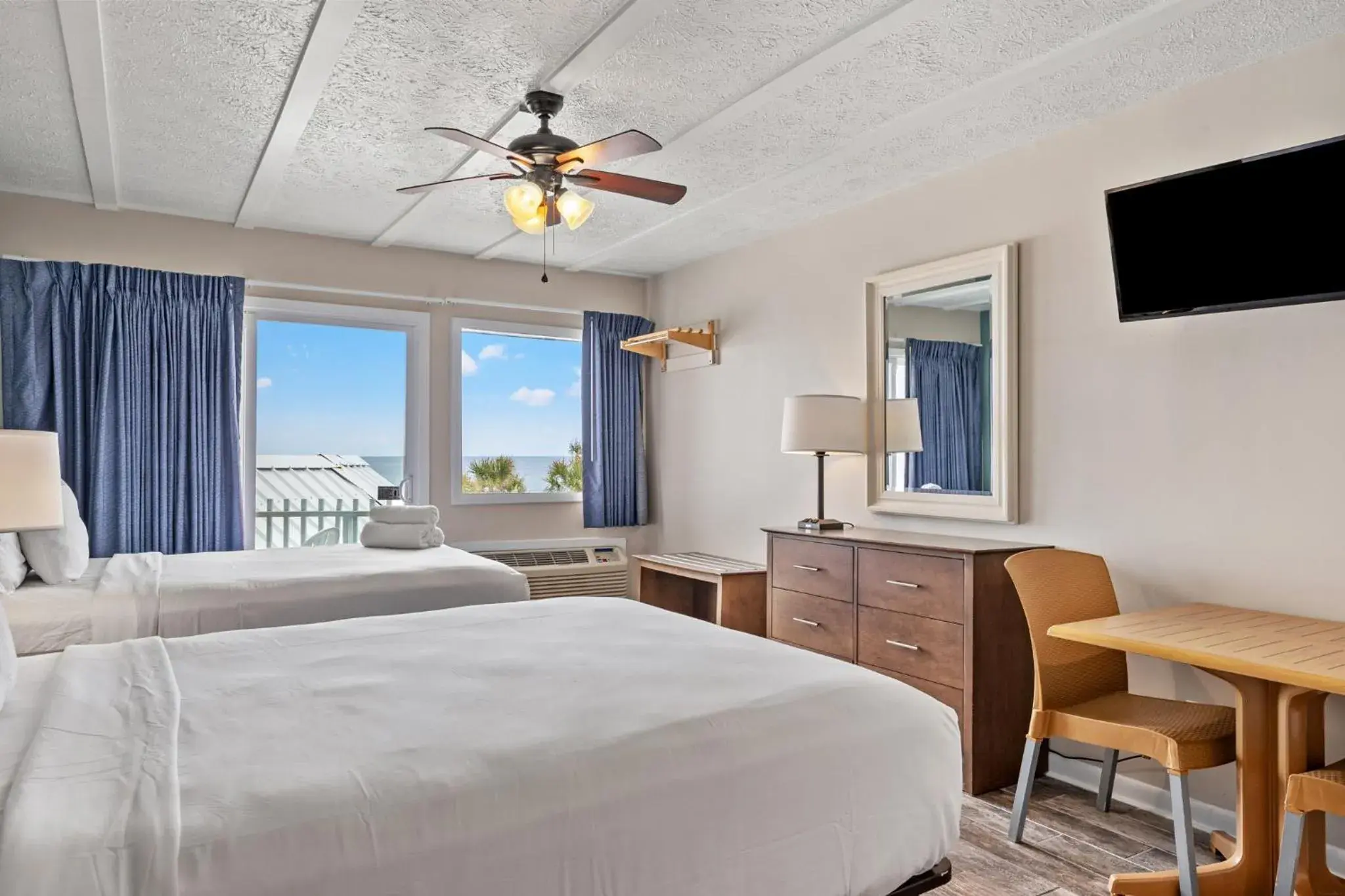 Studio Kitchen Two Double Beds Beachfront Ground Floor in Sandpiper Beacon Beach Resort Studio Kitchen Two Double Beds Beachfront Ground Floor in Sandpiper Beacon Beach Resort