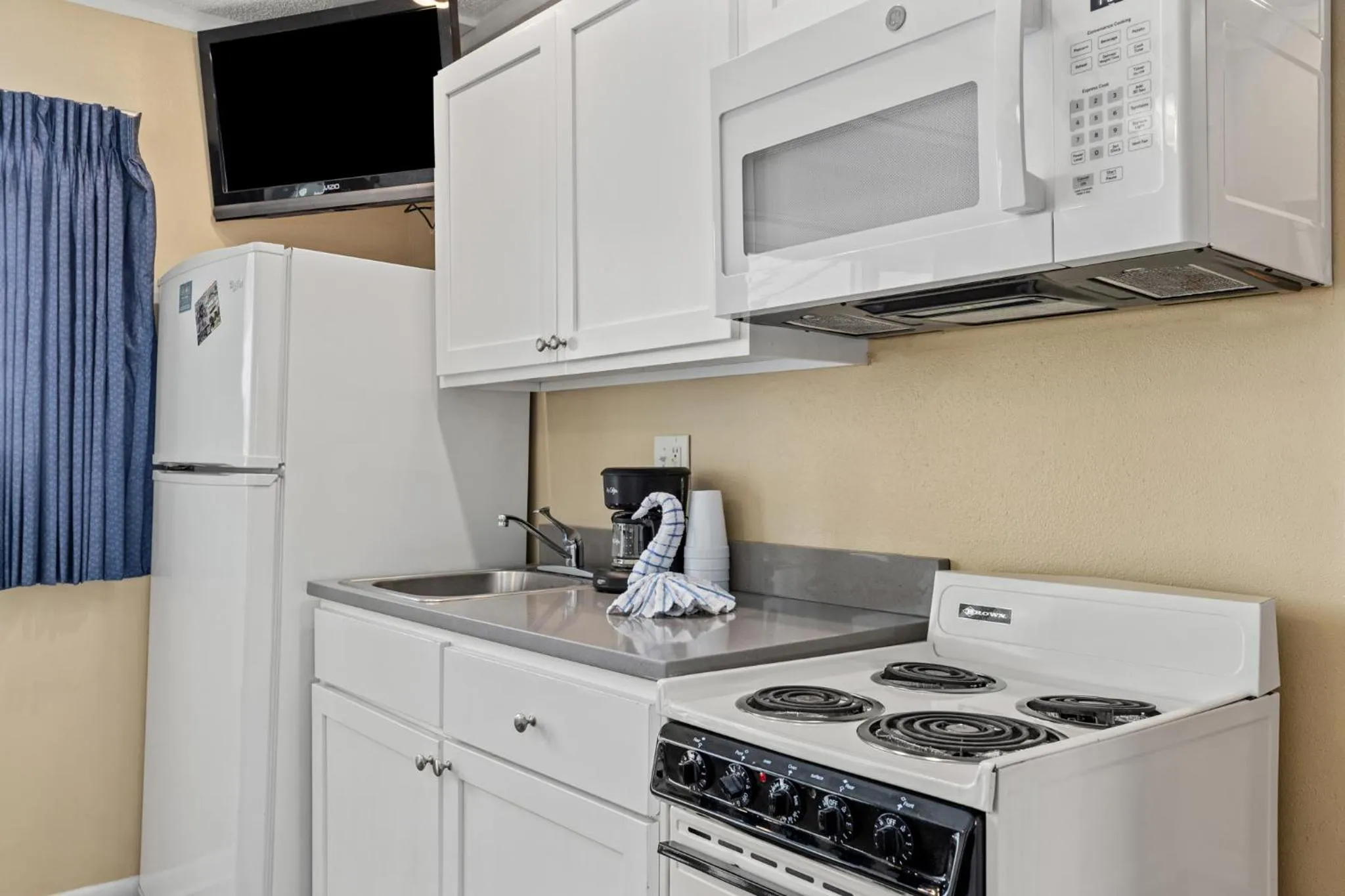 Sandpiper Beacon Beach Resort