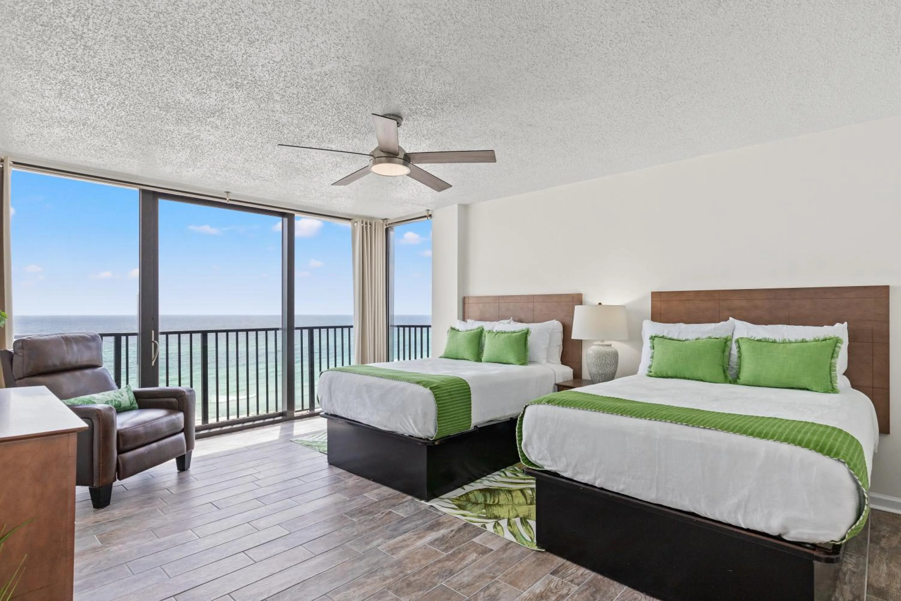 Bed in Sandpiper Beacon Beach Resort