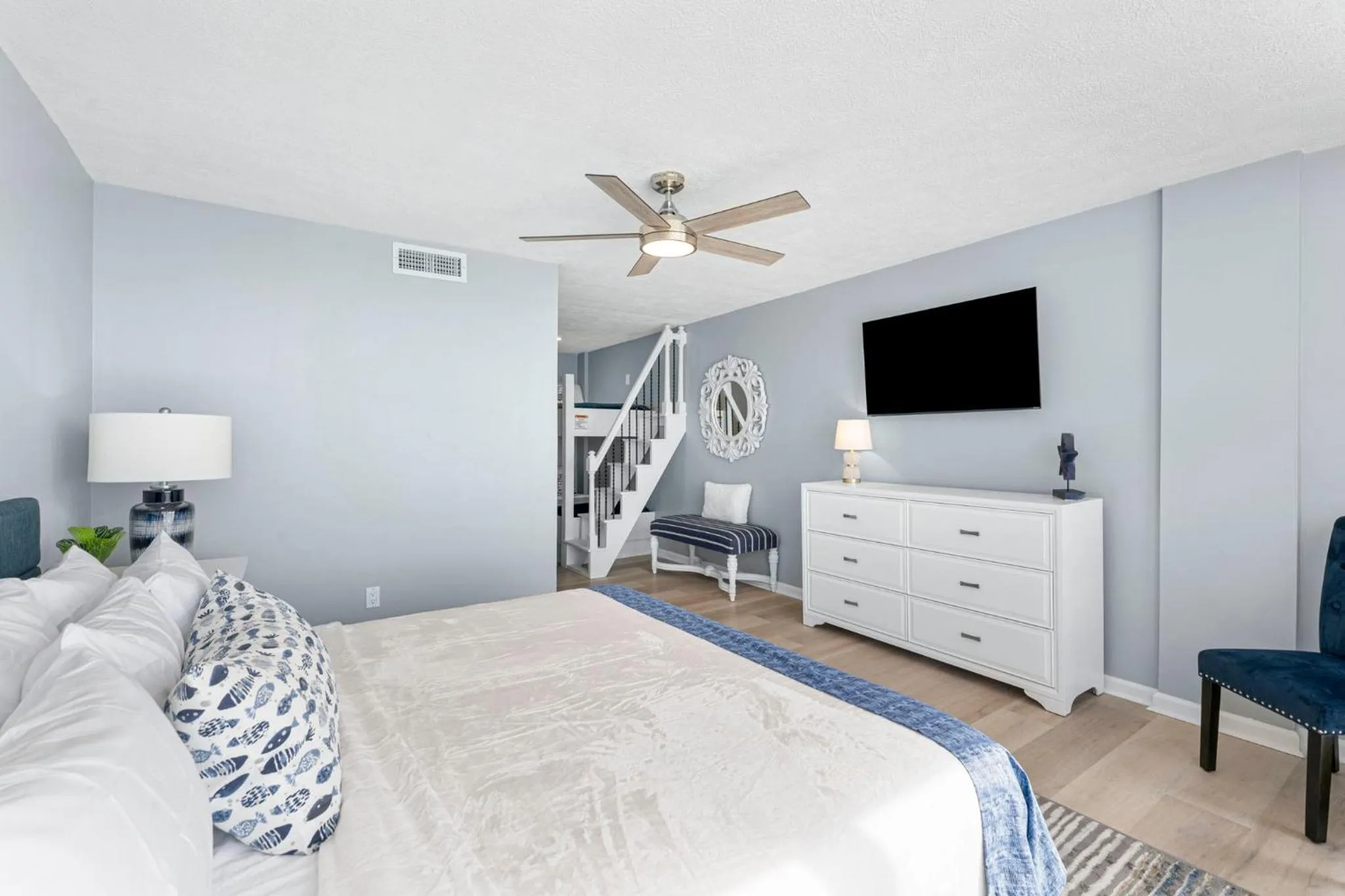 Bed in Sandpiper Beacon Beach Resort