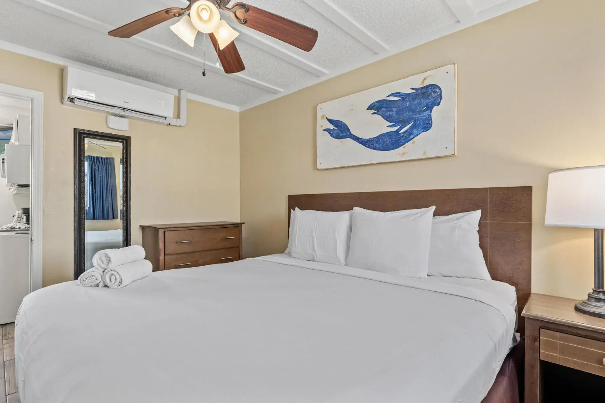 2 Bedroom Suite King Bed, 2 Double Beds, Sofa Sleeper Pool View Ground Floor in Sandpiper Beacon Beach Resort 2 Bedroom Suite King Bed, 2 Double Beds, Sofa Sleeper Pool View Ground Floor in Sandpiper Beacon Beach Resort