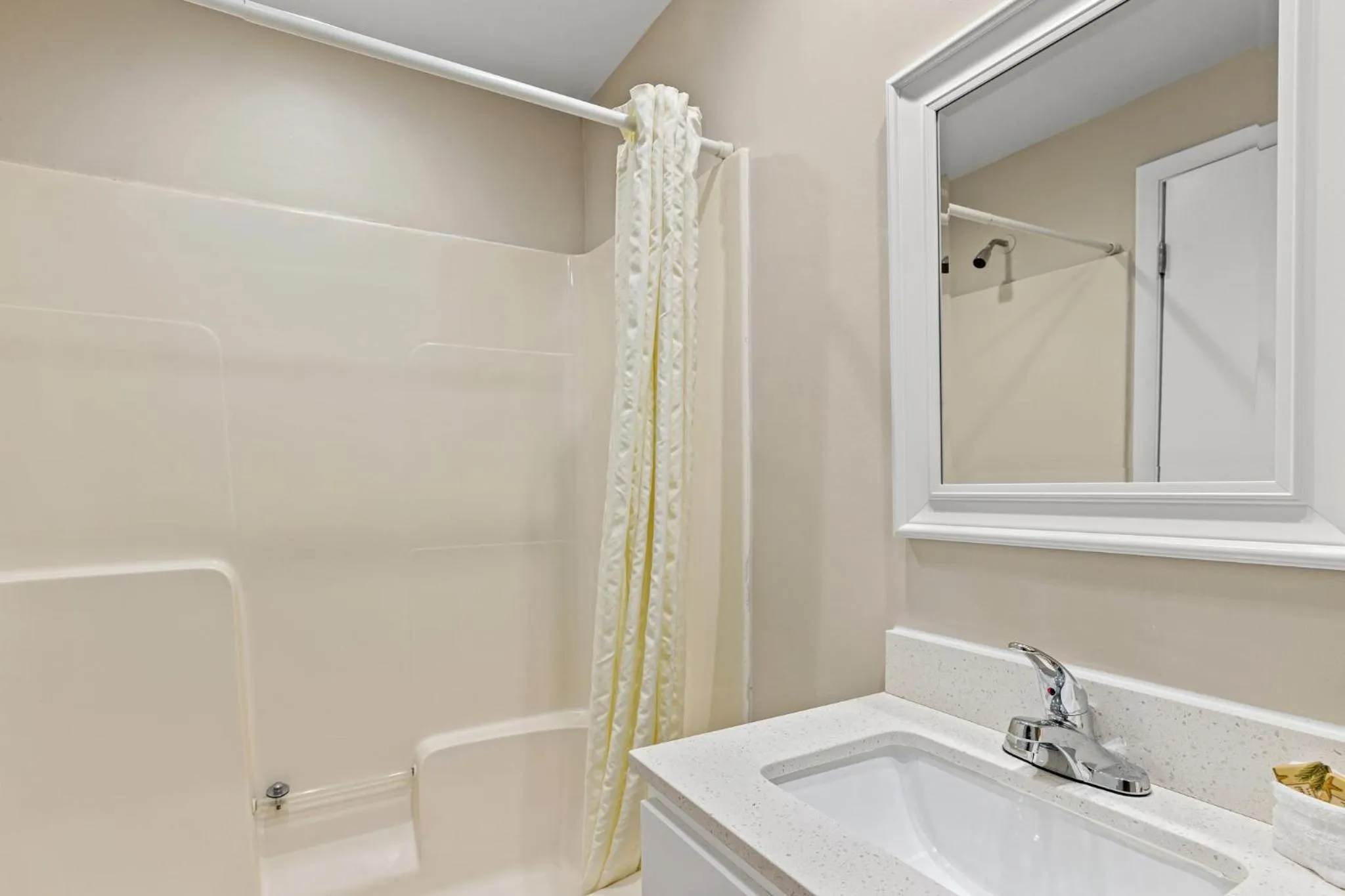 Sandpiper Beacon Beach Resort