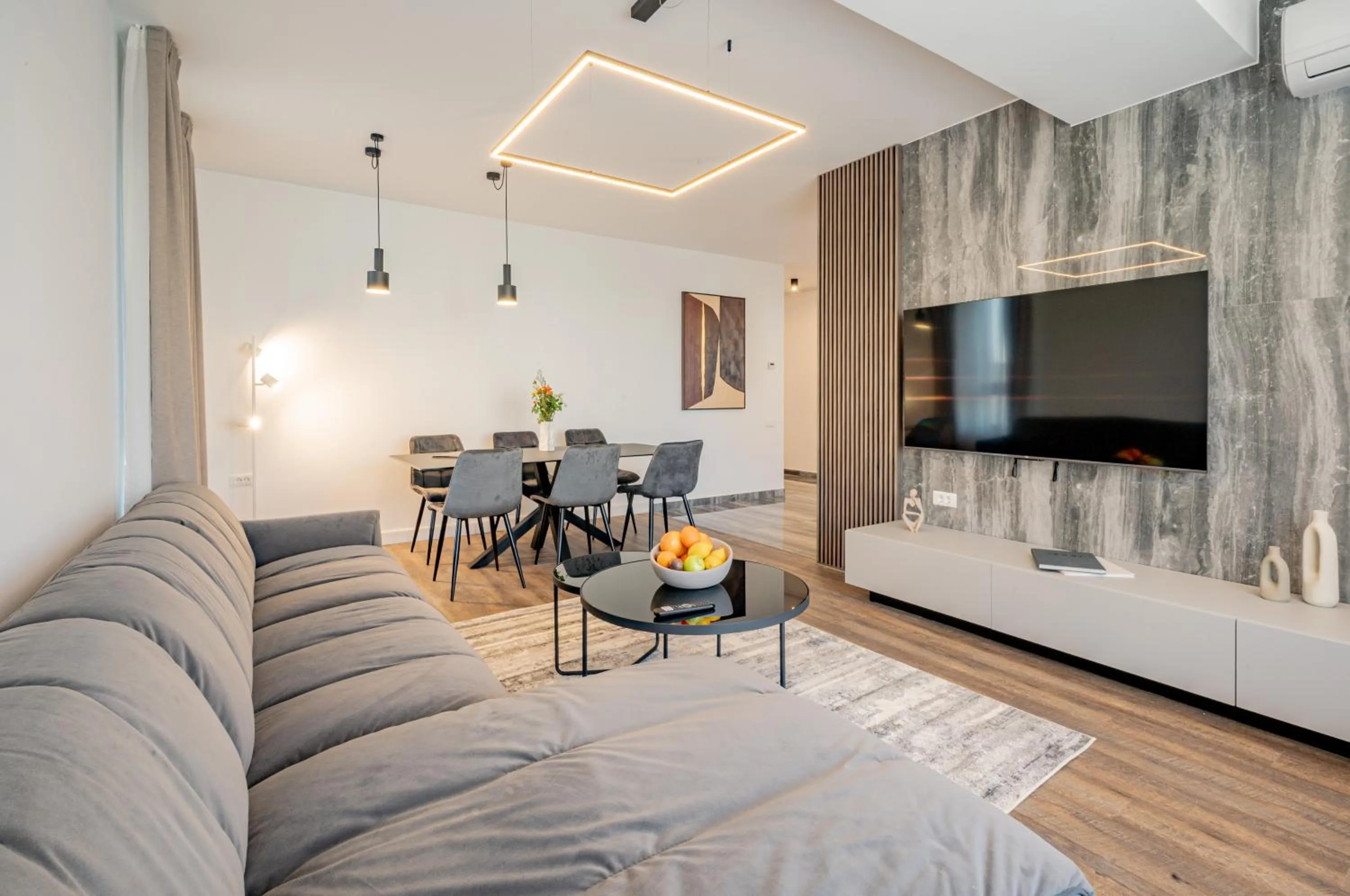 Communal lounge/ TV room in Cavar Aparthotel