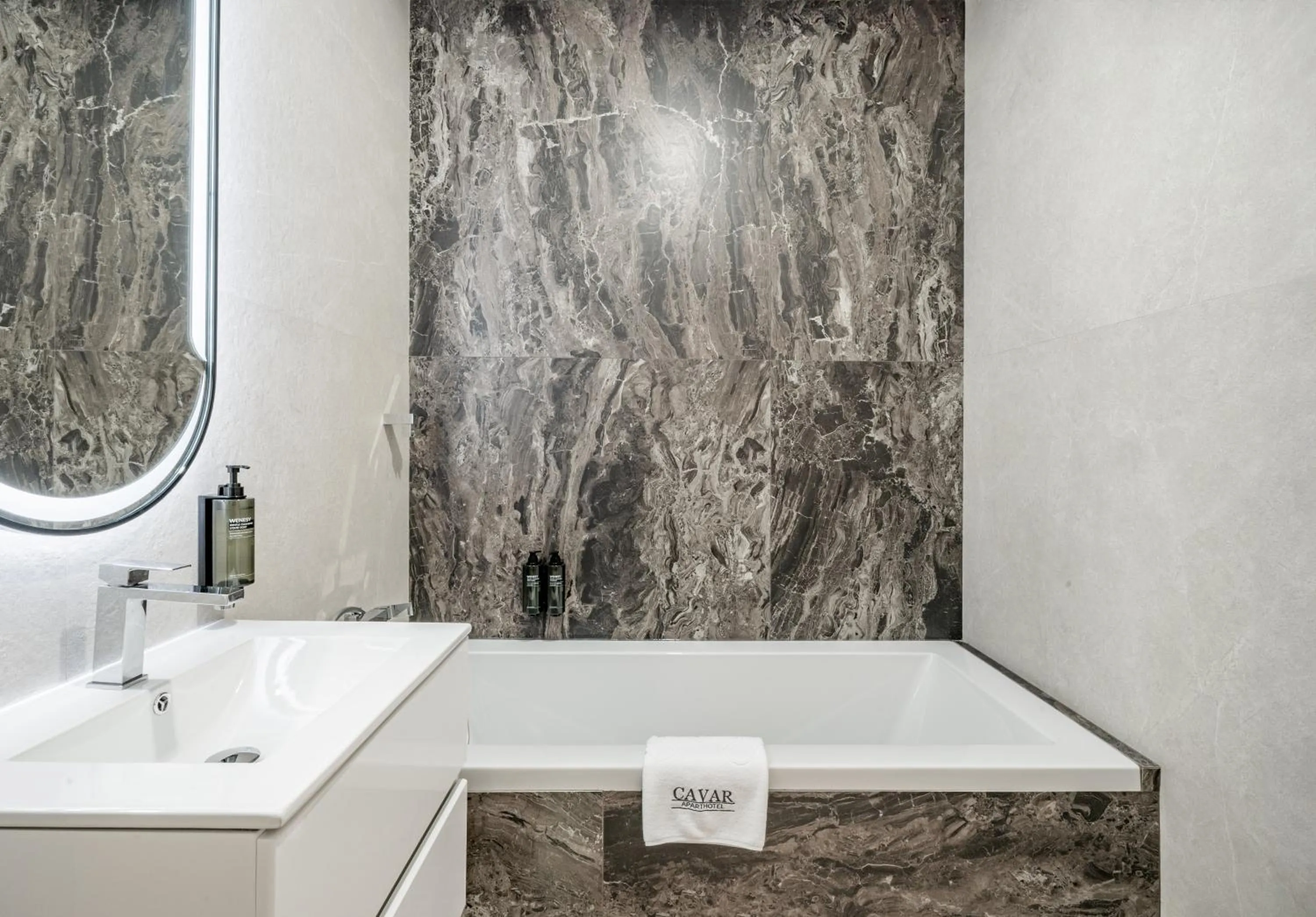 Bathroom in Cavar Aparthotel