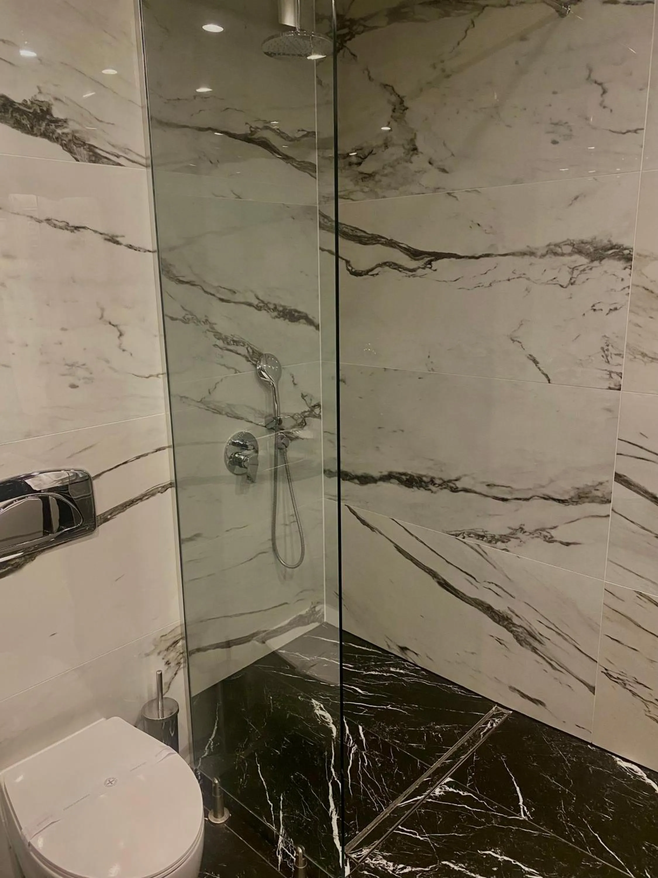 Shower in Hotel Royal Plovdiv