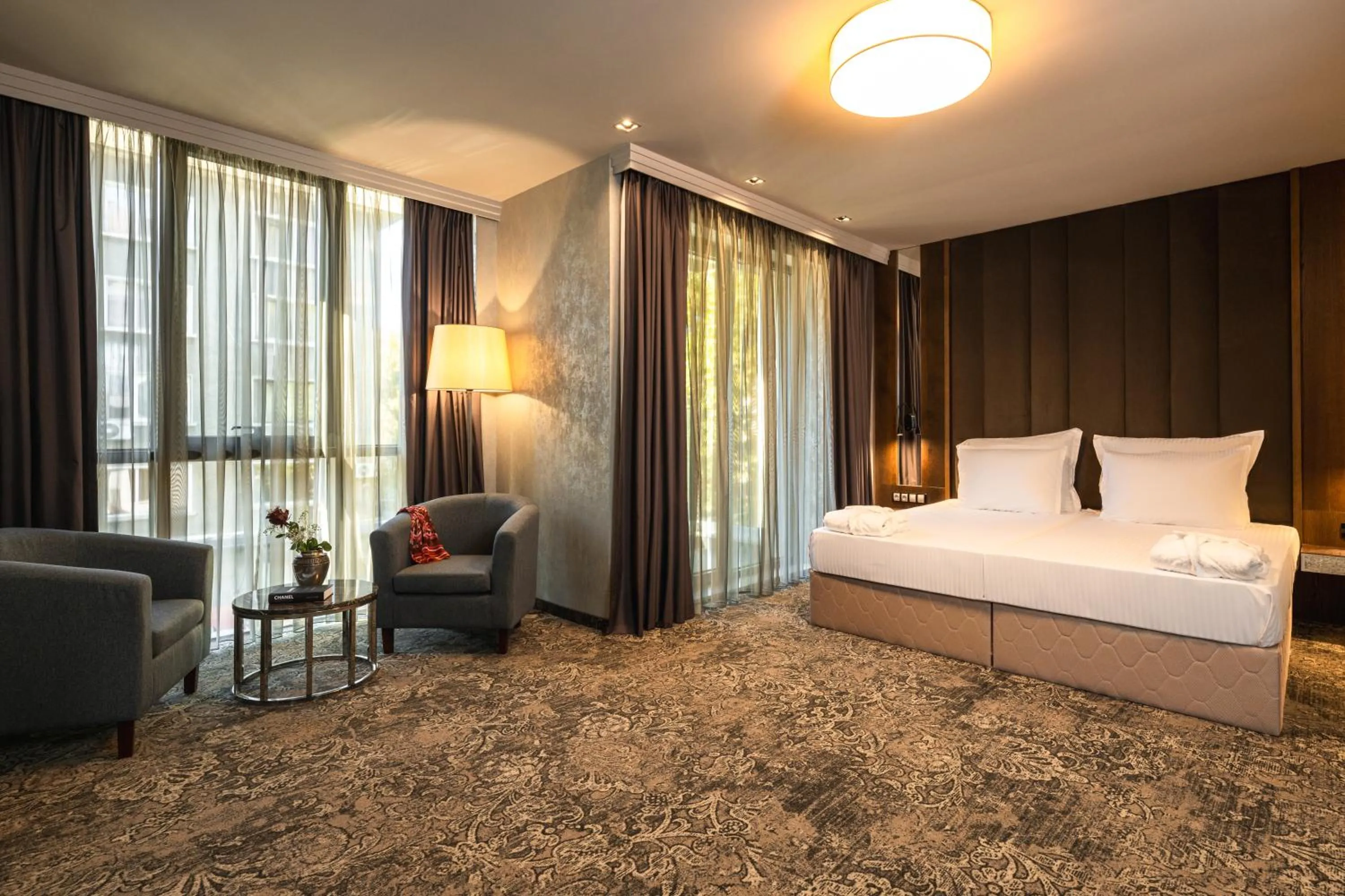 Bedroom, Bed in Hotel Royal Plovdiv