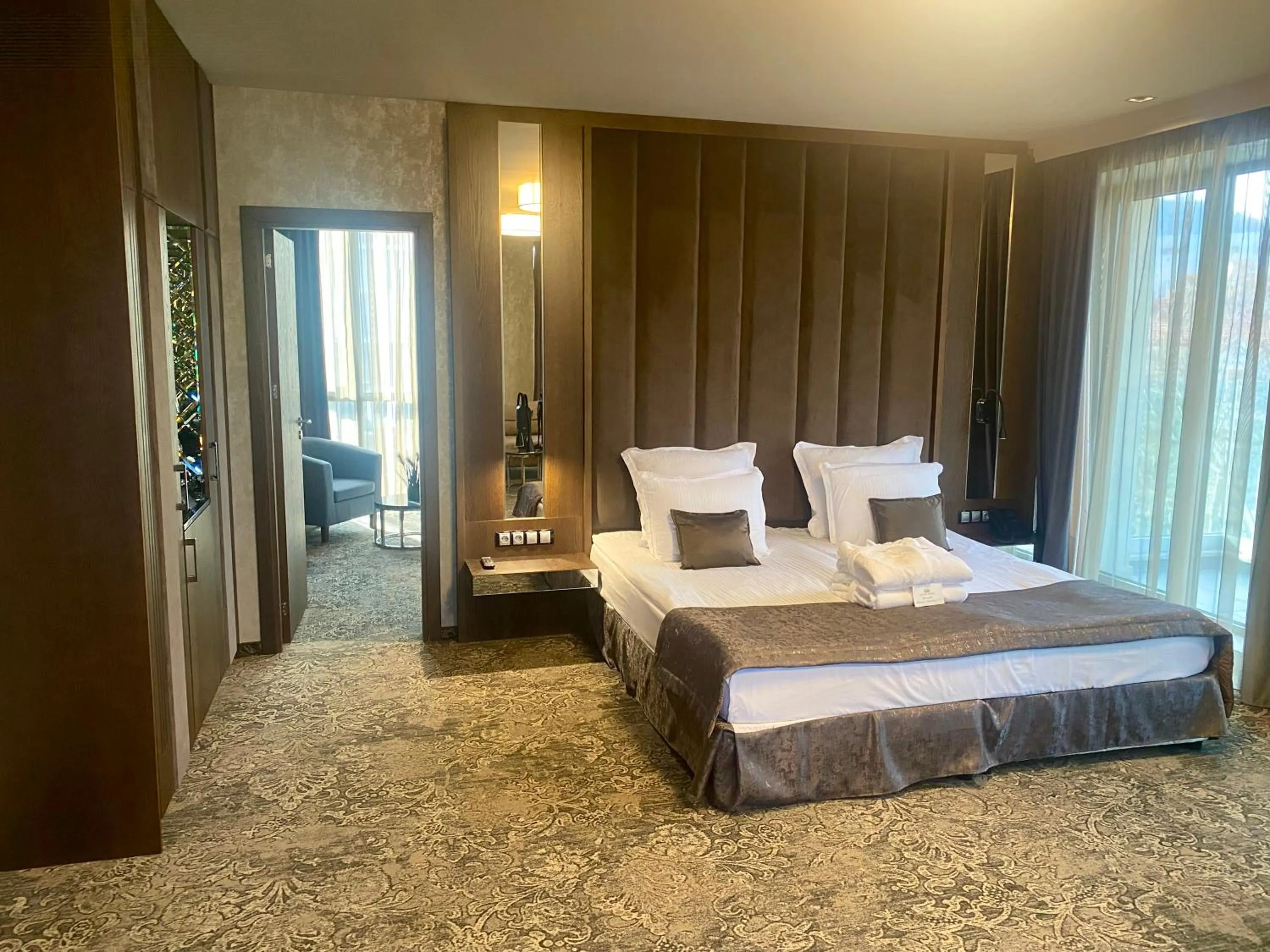 Bedroom, Bed in Hotel Royal Plovdiv