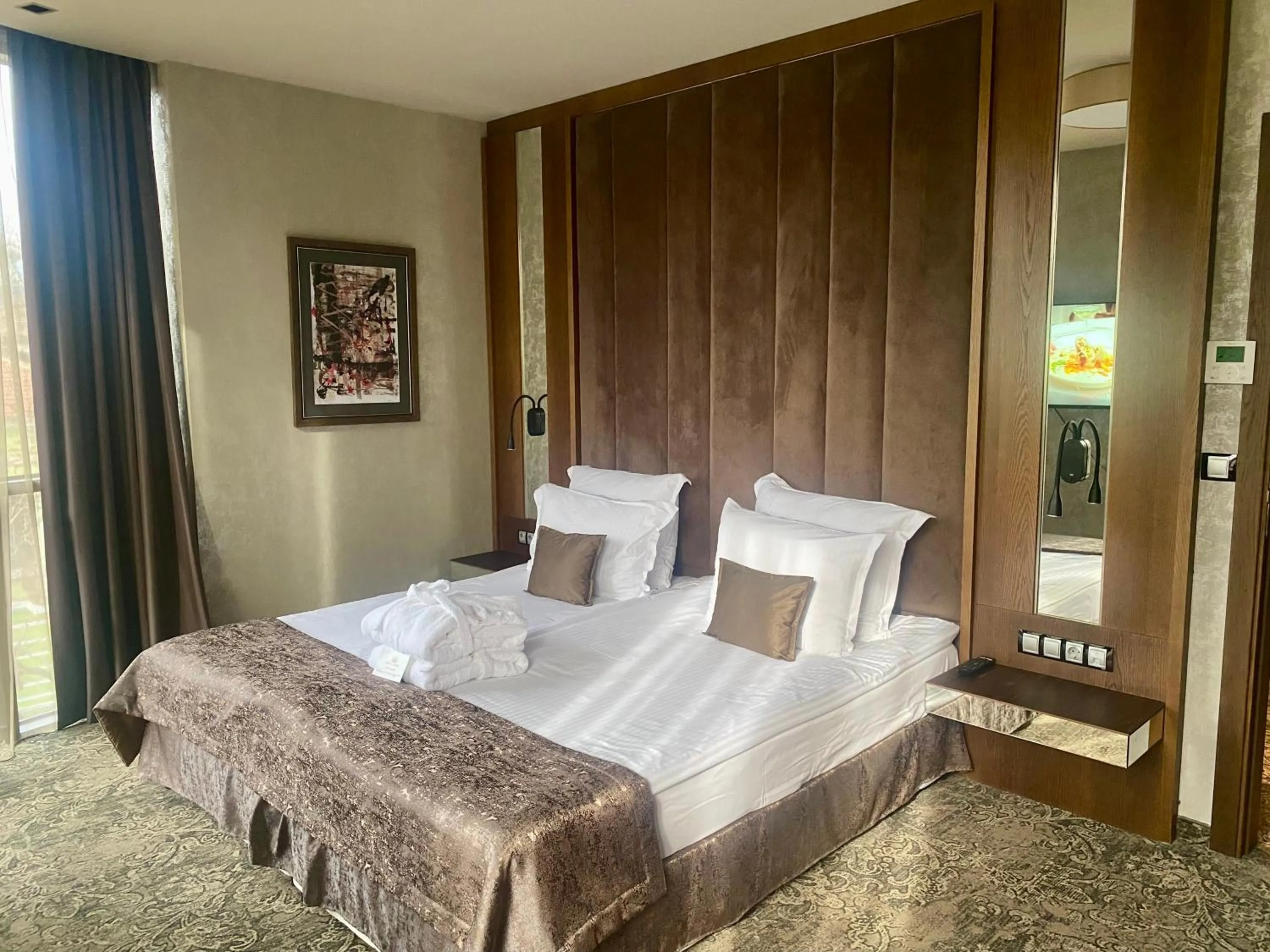 Bedroom, Bed in Hotel Royal Plovdiv