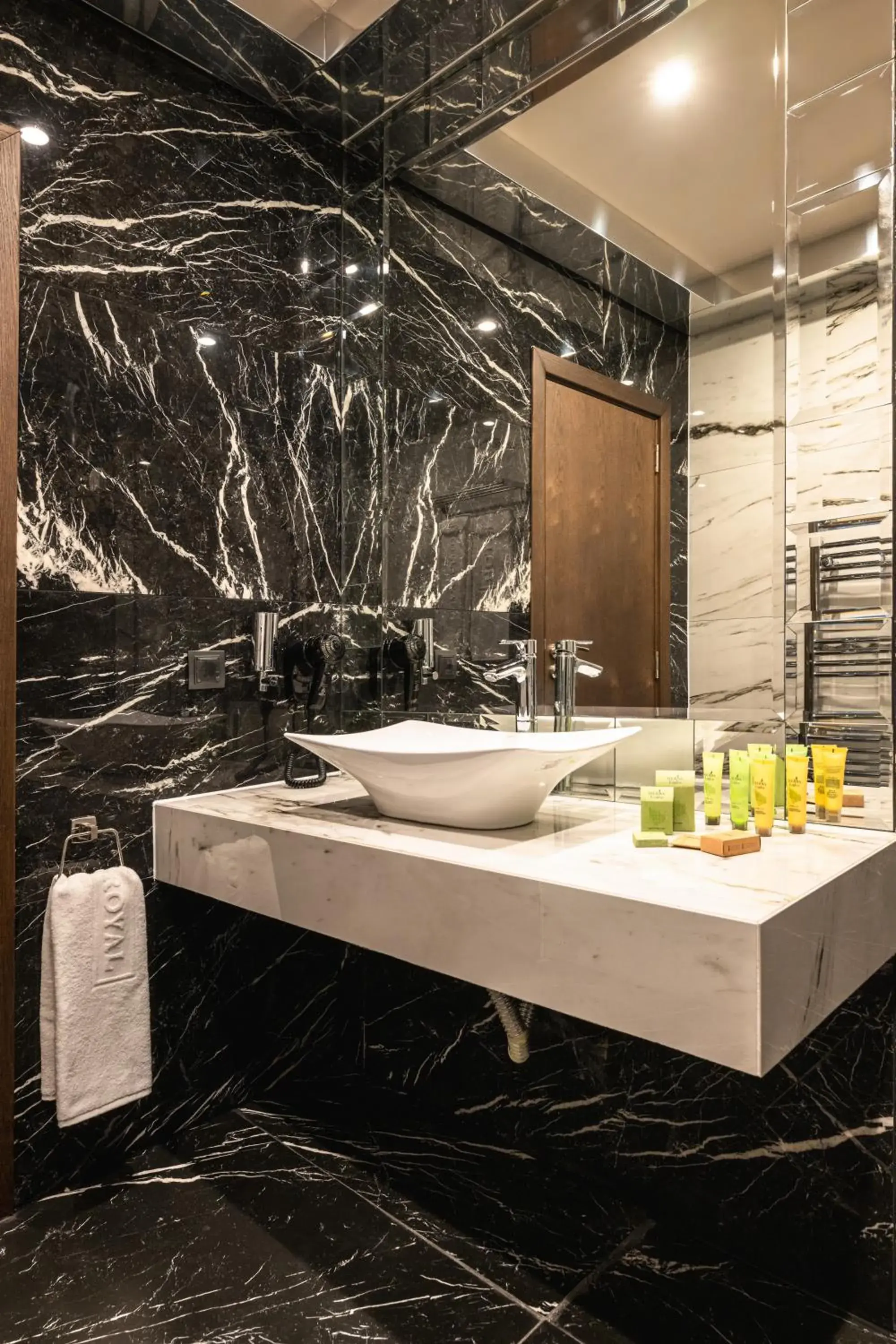 Bathroom in Hotel Royal Plovdiv Bathroom in Hotel Royal Plovdiv