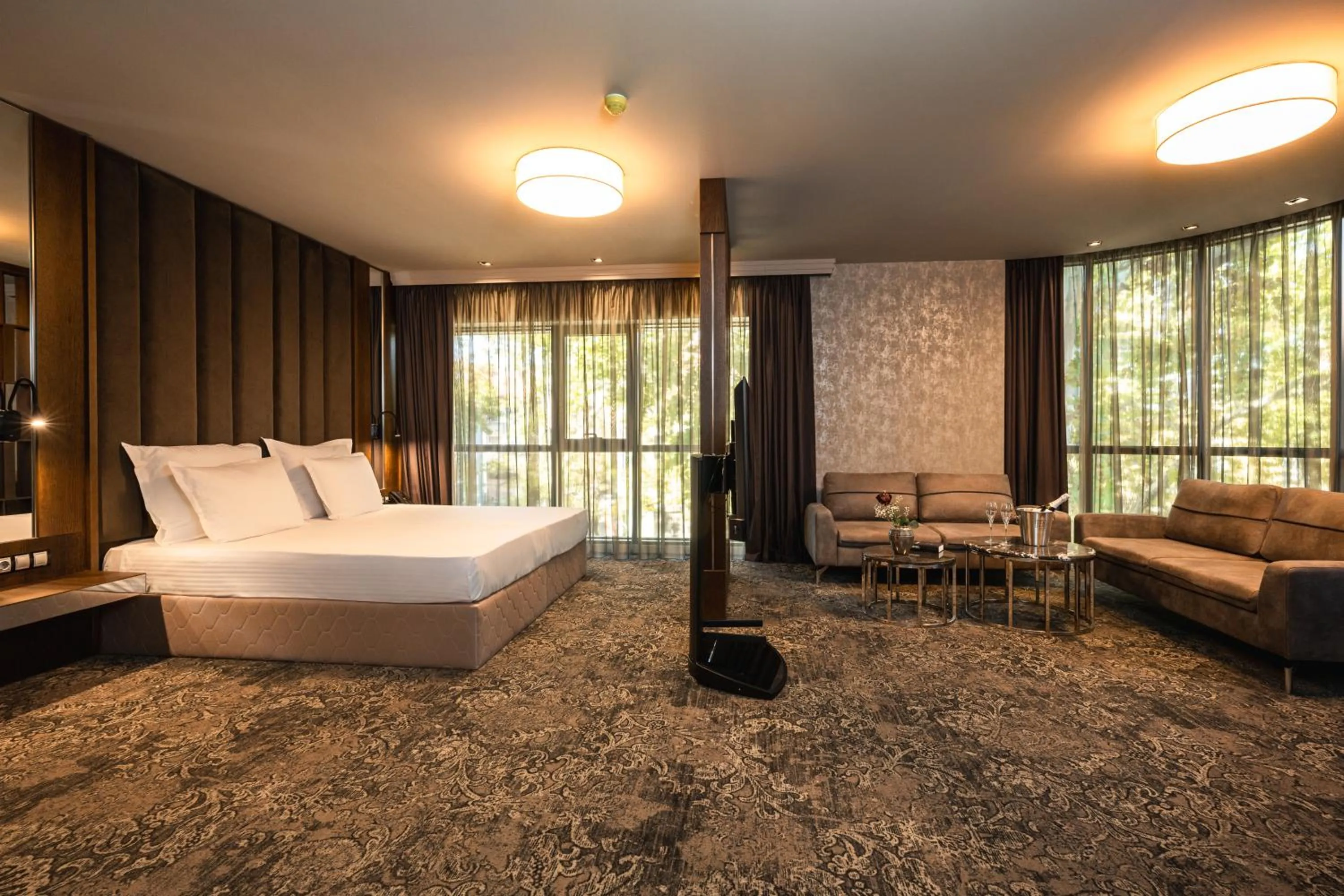 Bedroom, Bed in Hotel Royal Plovdiv