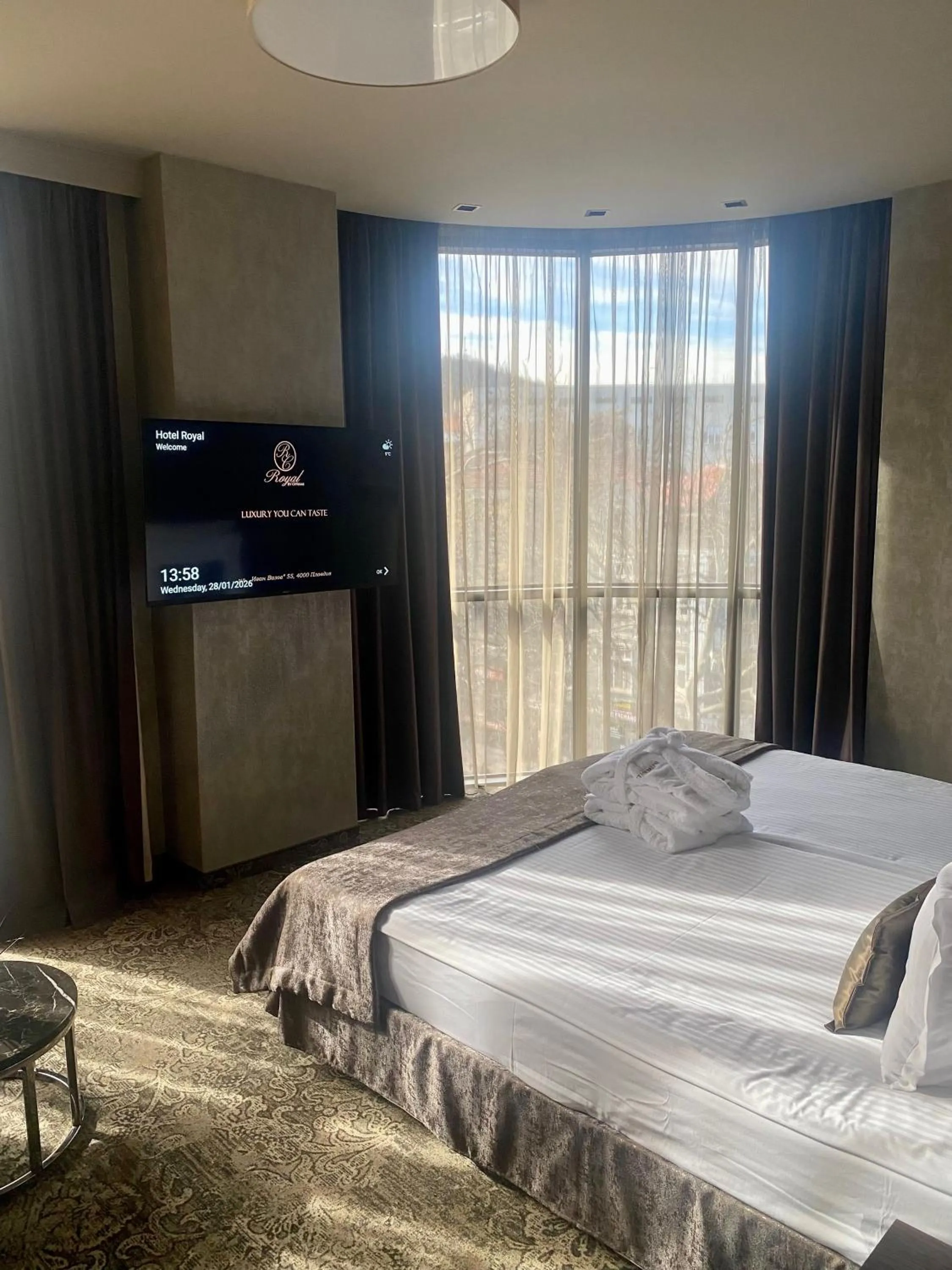 Bedroom, Bed in Hotel Royal Plovdiv