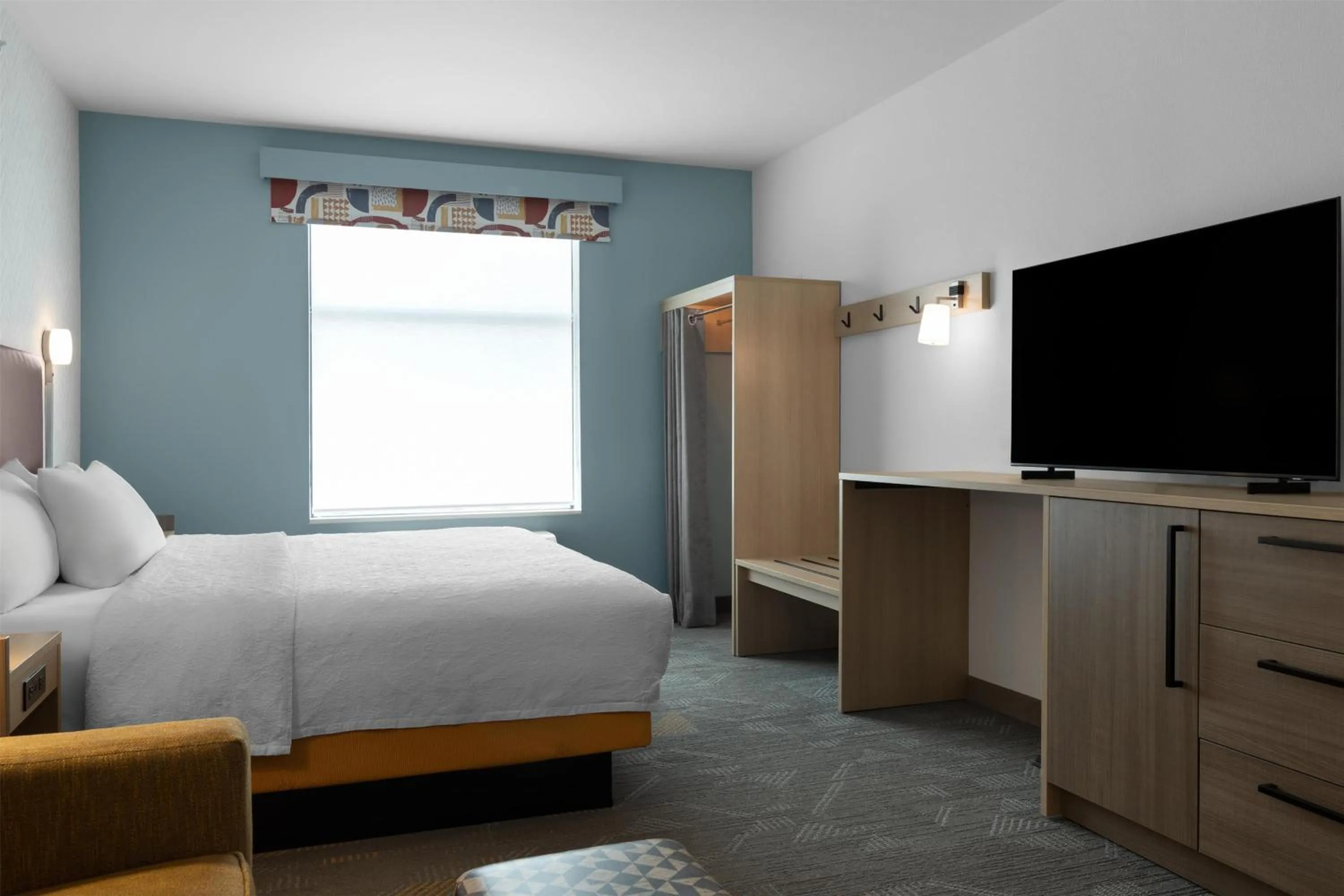 Bed in Home2 Suites By Hilton Austin South