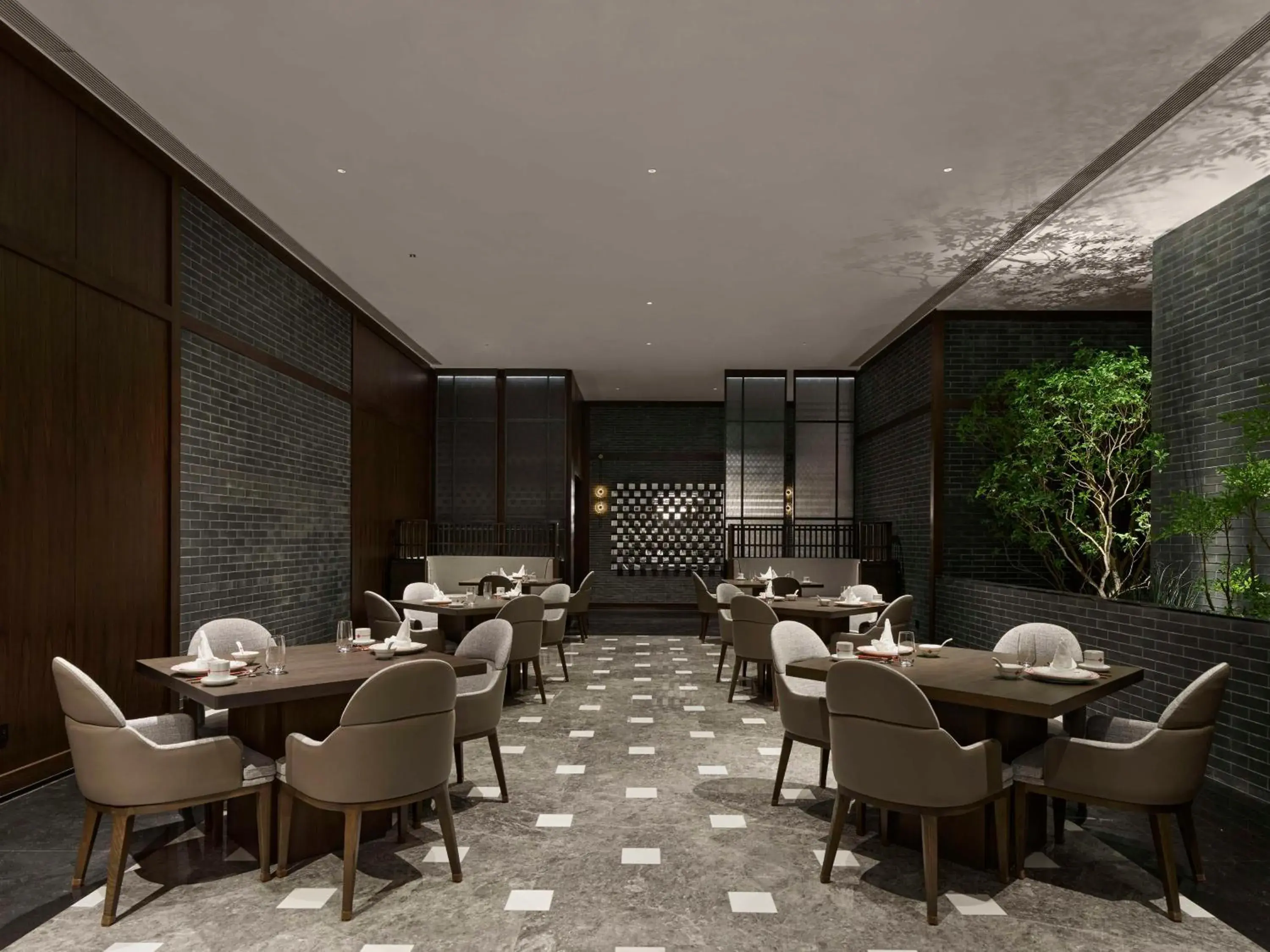 Restaurant/places to eat in Hilton Shanghai Hongqiao International Airport Restaurant/places to eat in Hilton Shanghai Hongqiao International Airport