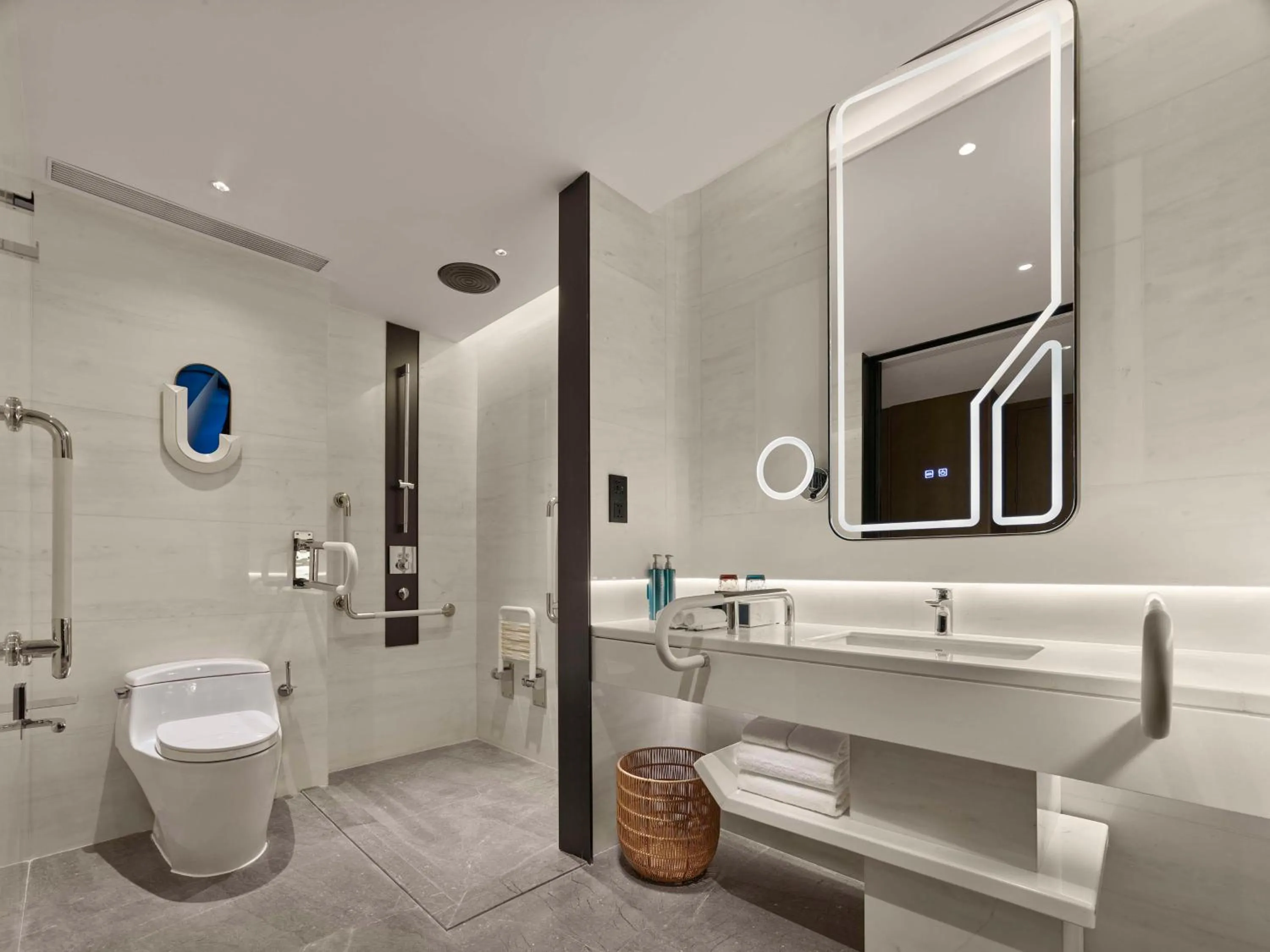 Bathroom in Hilton Shanghai Hongqiao International Airport