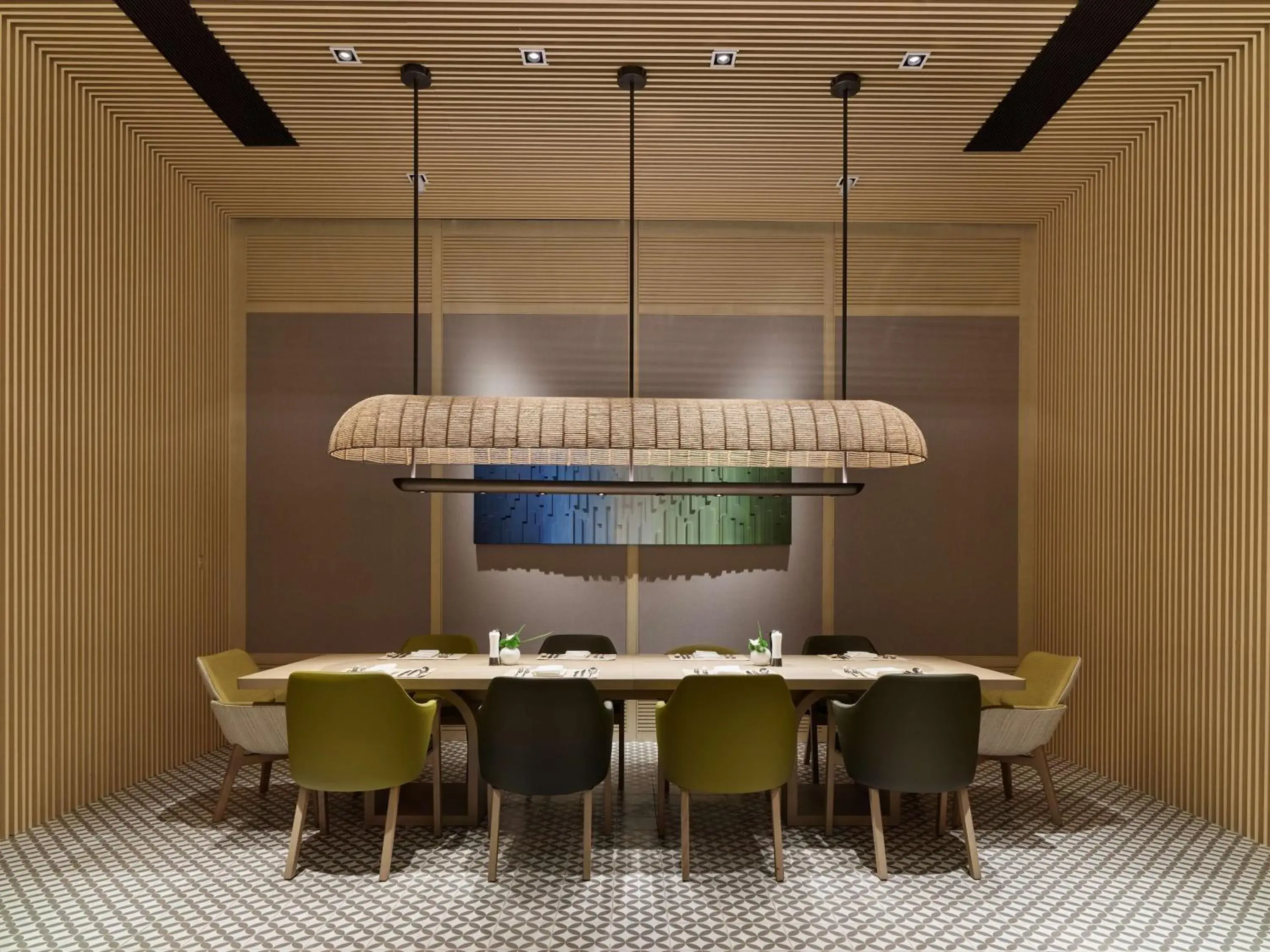 Restaurant/places to eat in Hilton Shanghai Hongqiao International Airport Restaurant/places to eat in Hilton Shanghai Hongqiao International Airport