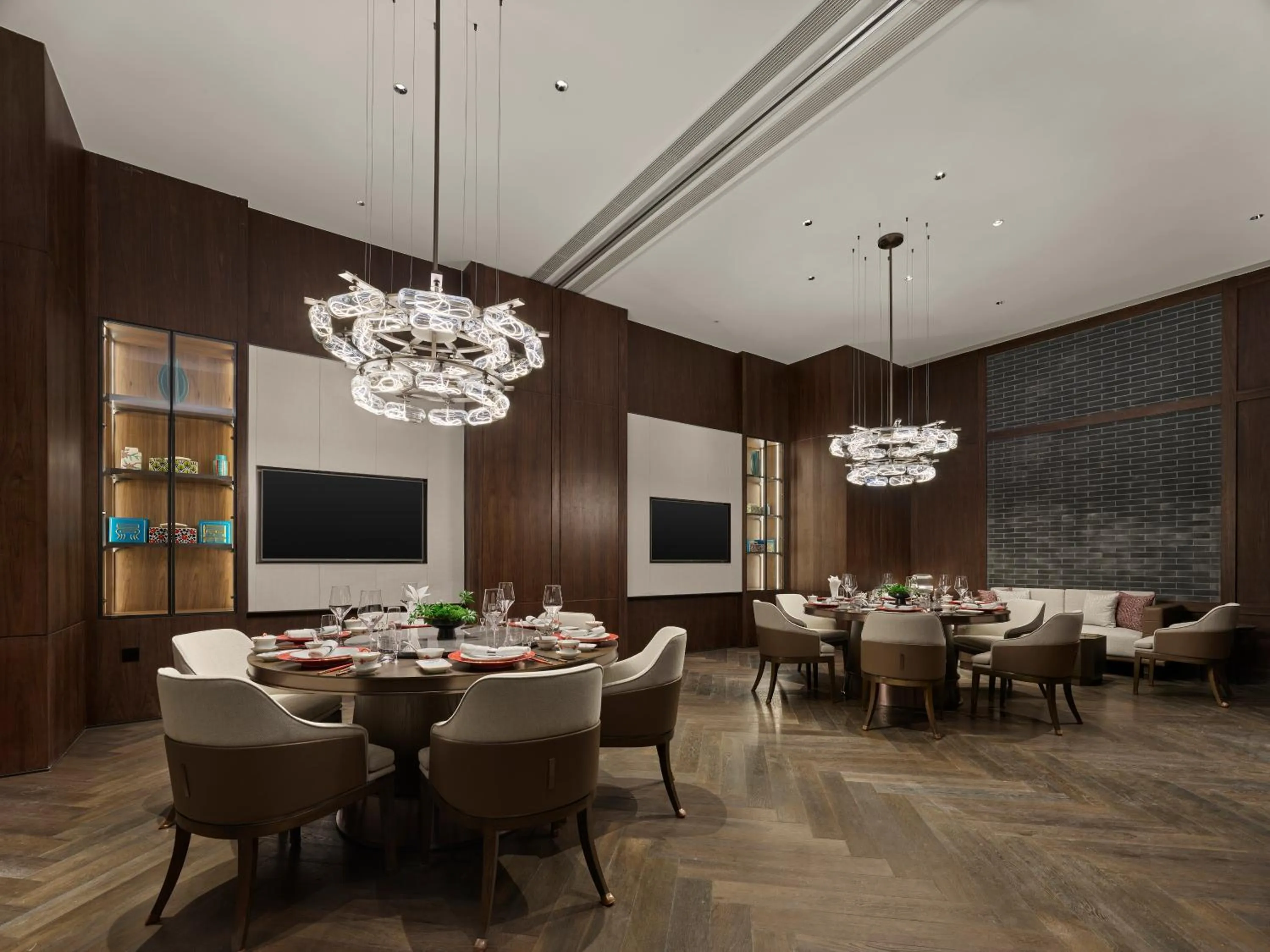 Restaurant/places to eat in Hilton Shanghai Hongqiao International Airport