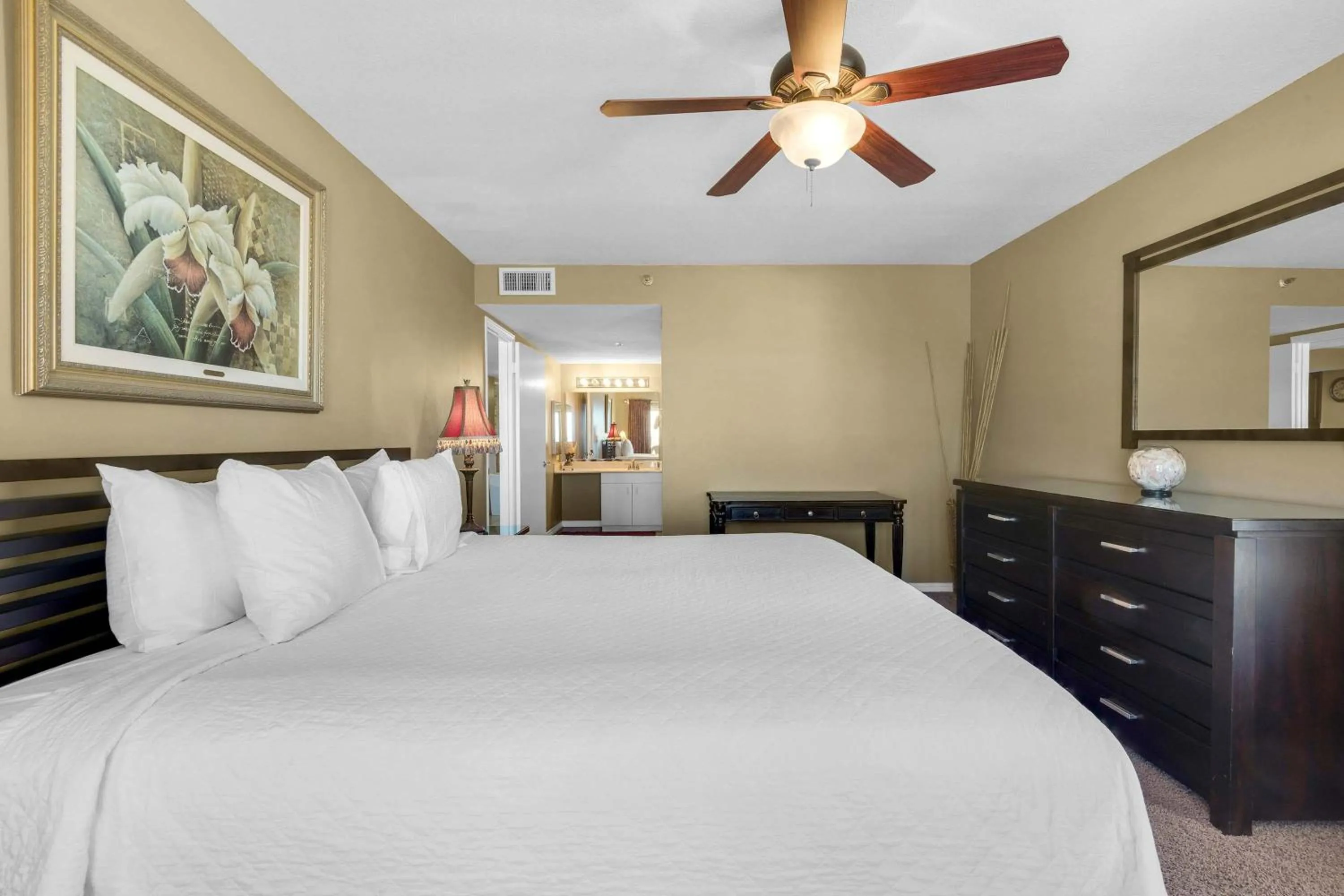 Bed in Destin Towers 32