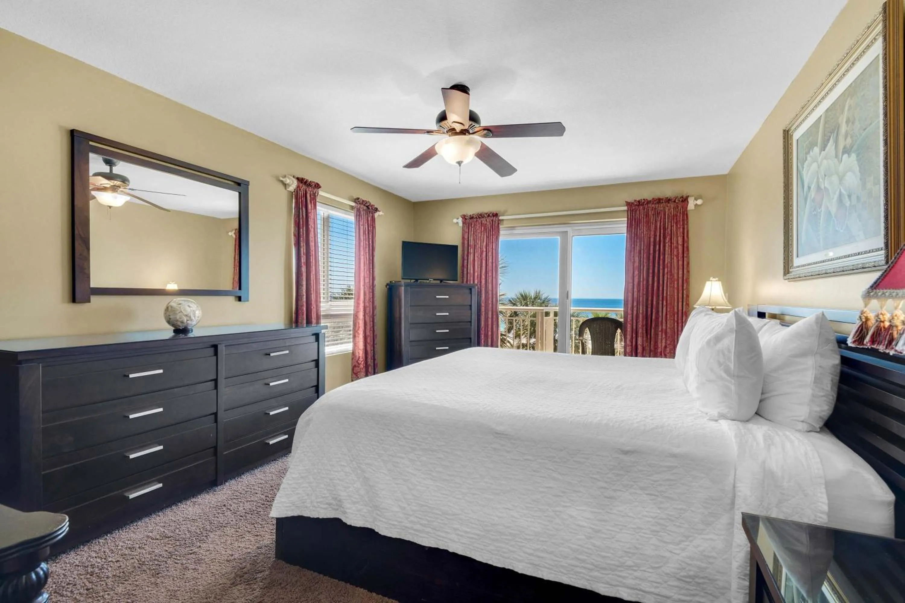 Bed in Destin Towers 32