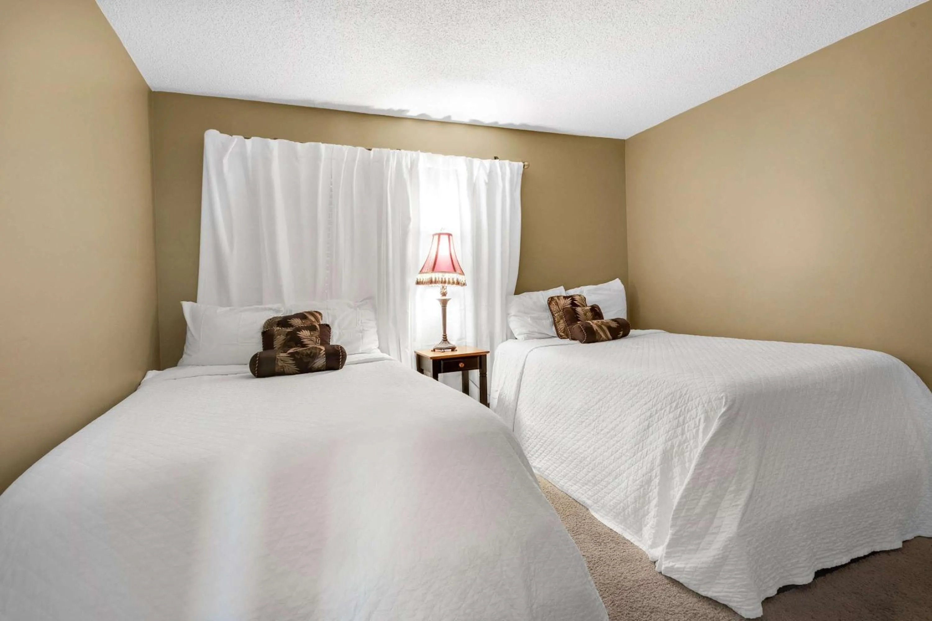 Bed in Destin Towers 32