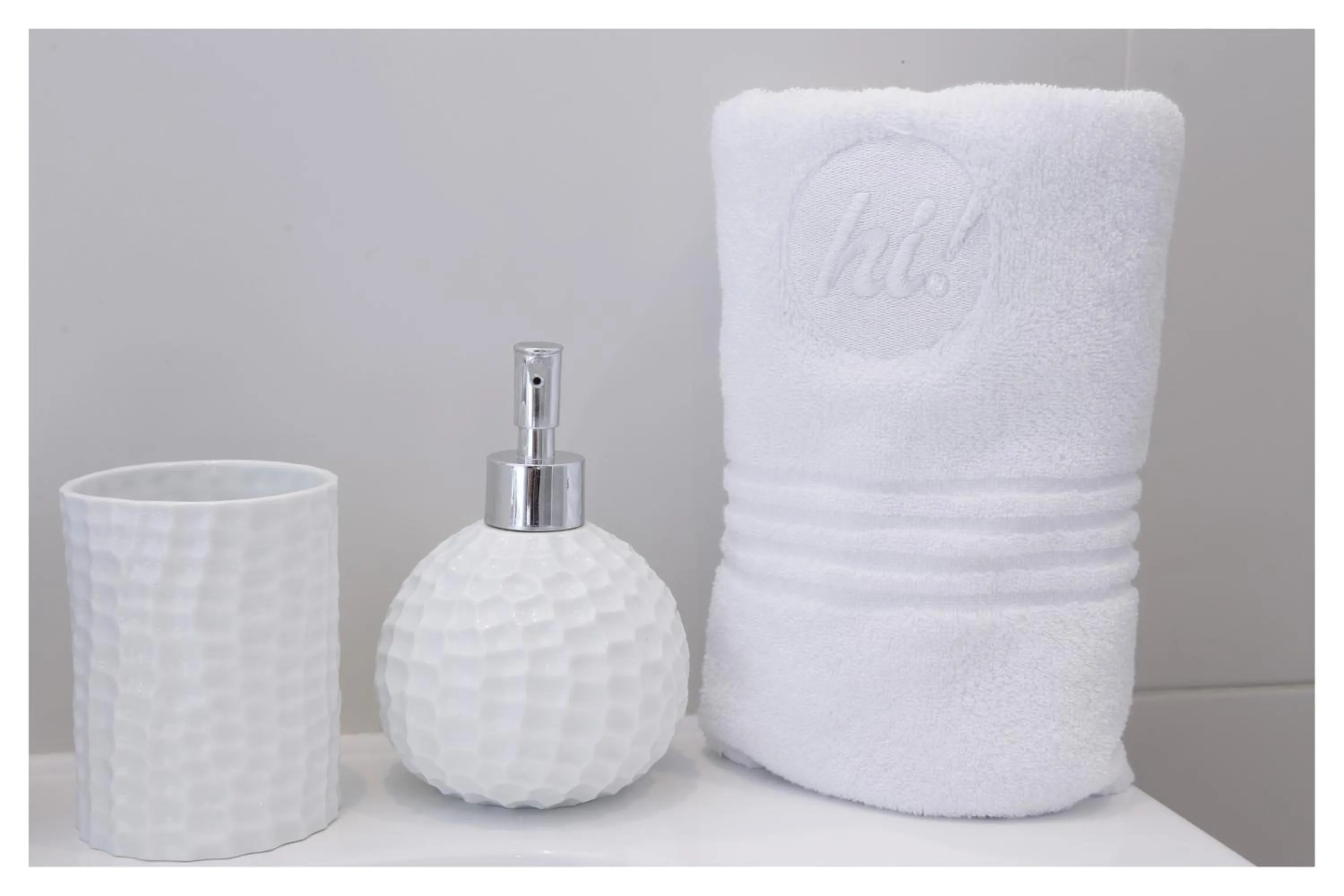 Property logo or sign in Hi Valencia Boutique