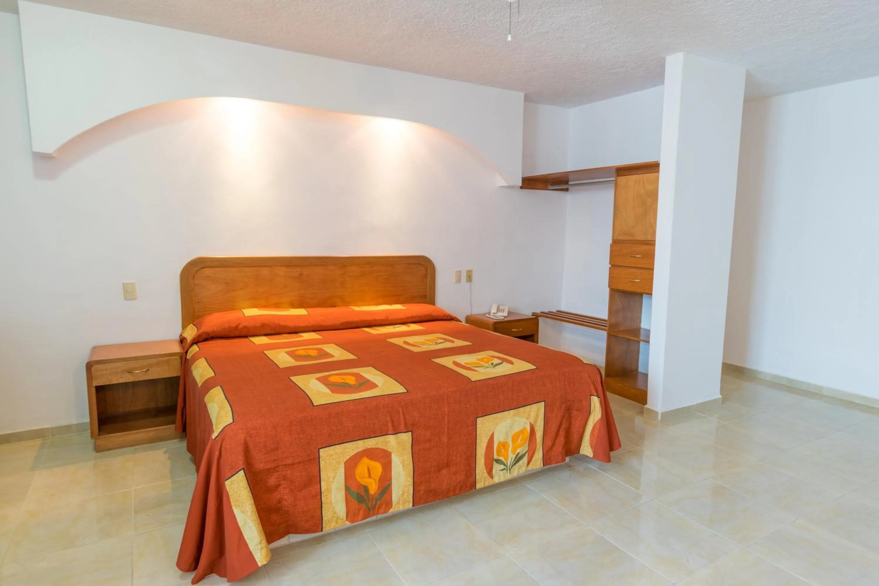 Bed in Suites Poliforum Inn