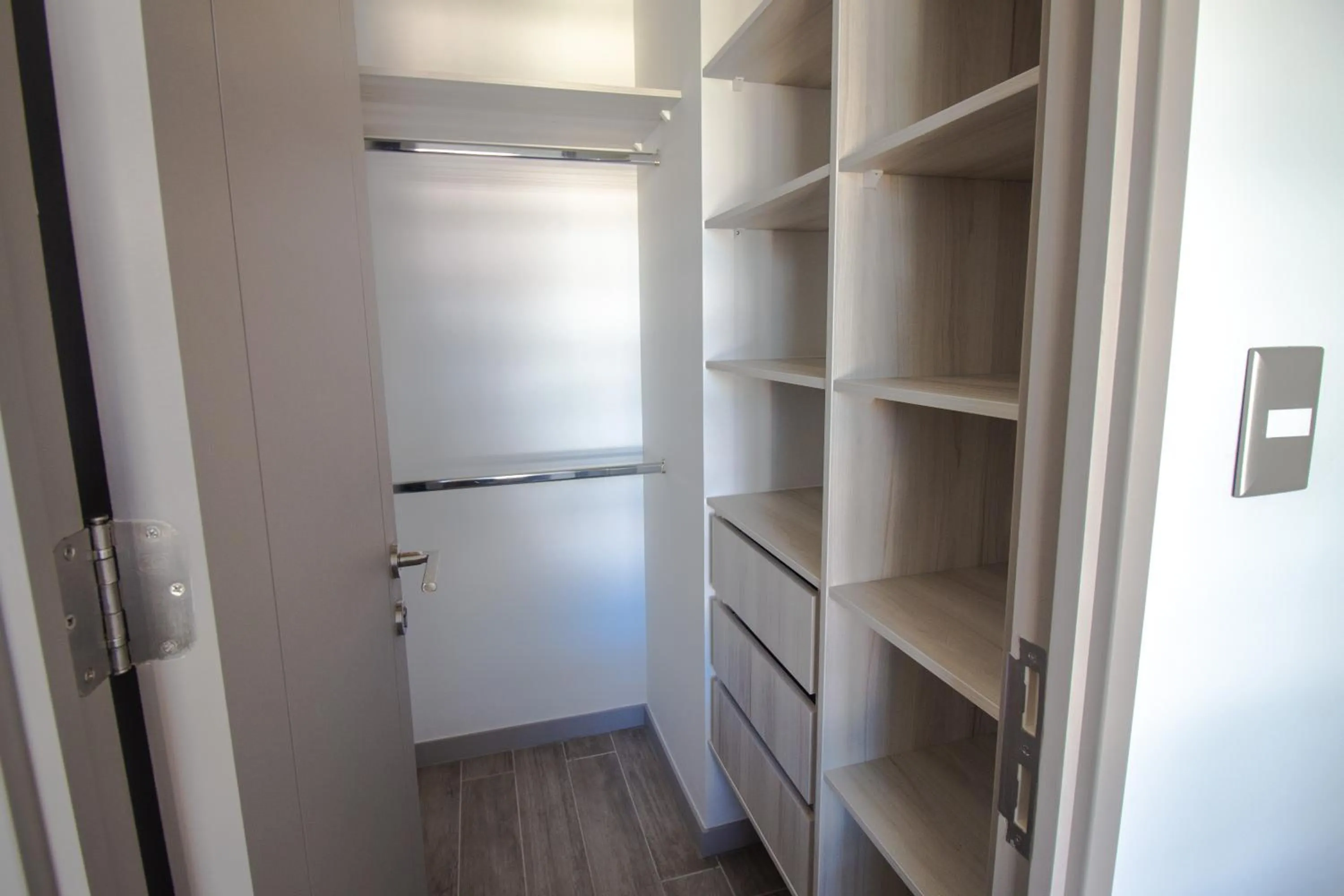 wardrobe in Oceana Suites Movistar Arena I Eco España