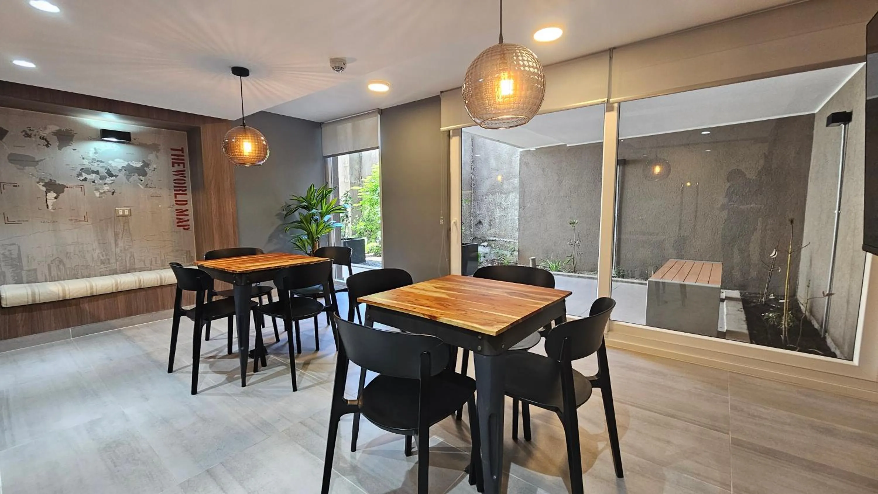 Dining area in Oceana Suites Movistar Arena I Eco España