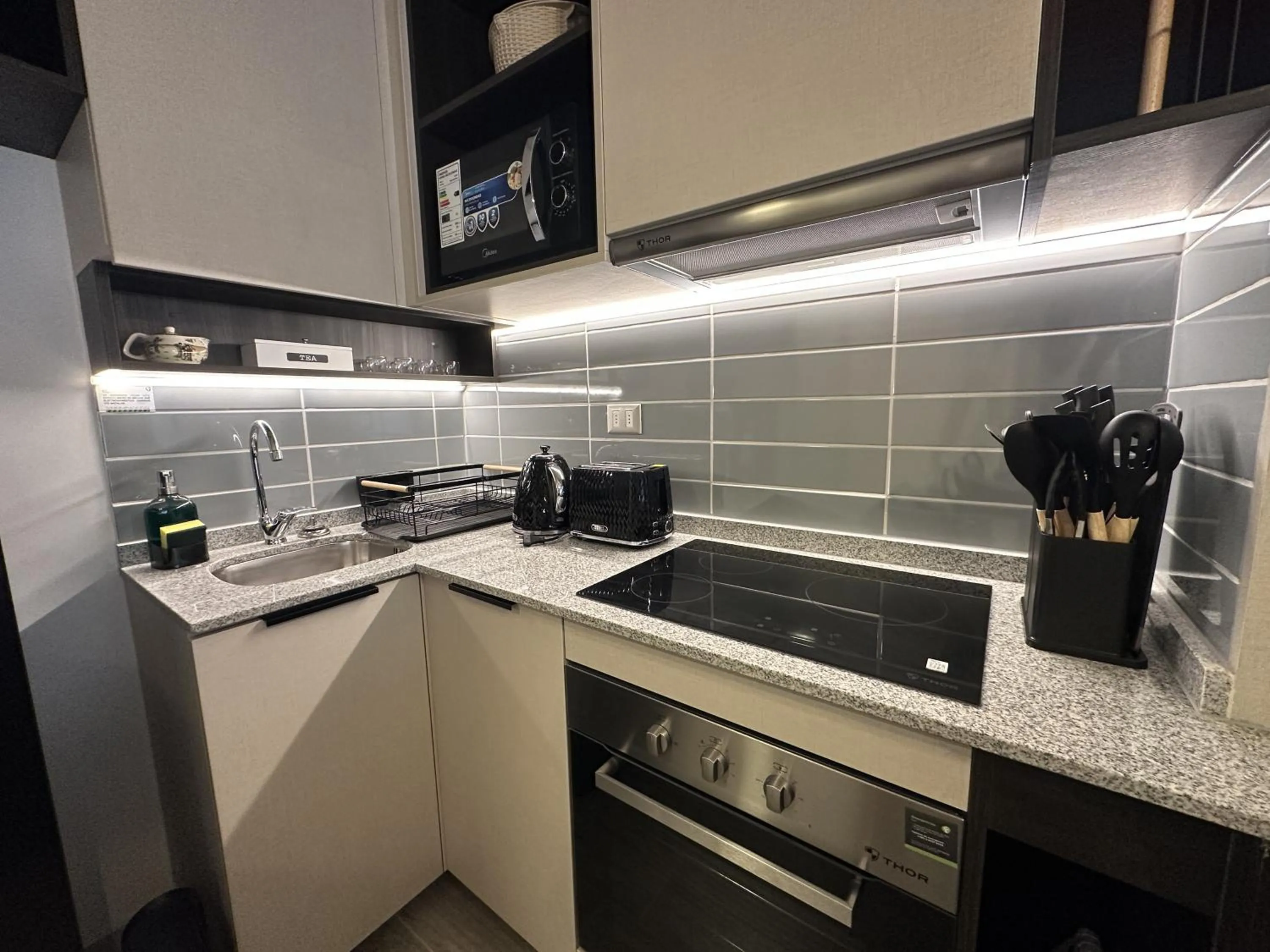 kitchen in Oceana Suites Movistar Arena I Eco España