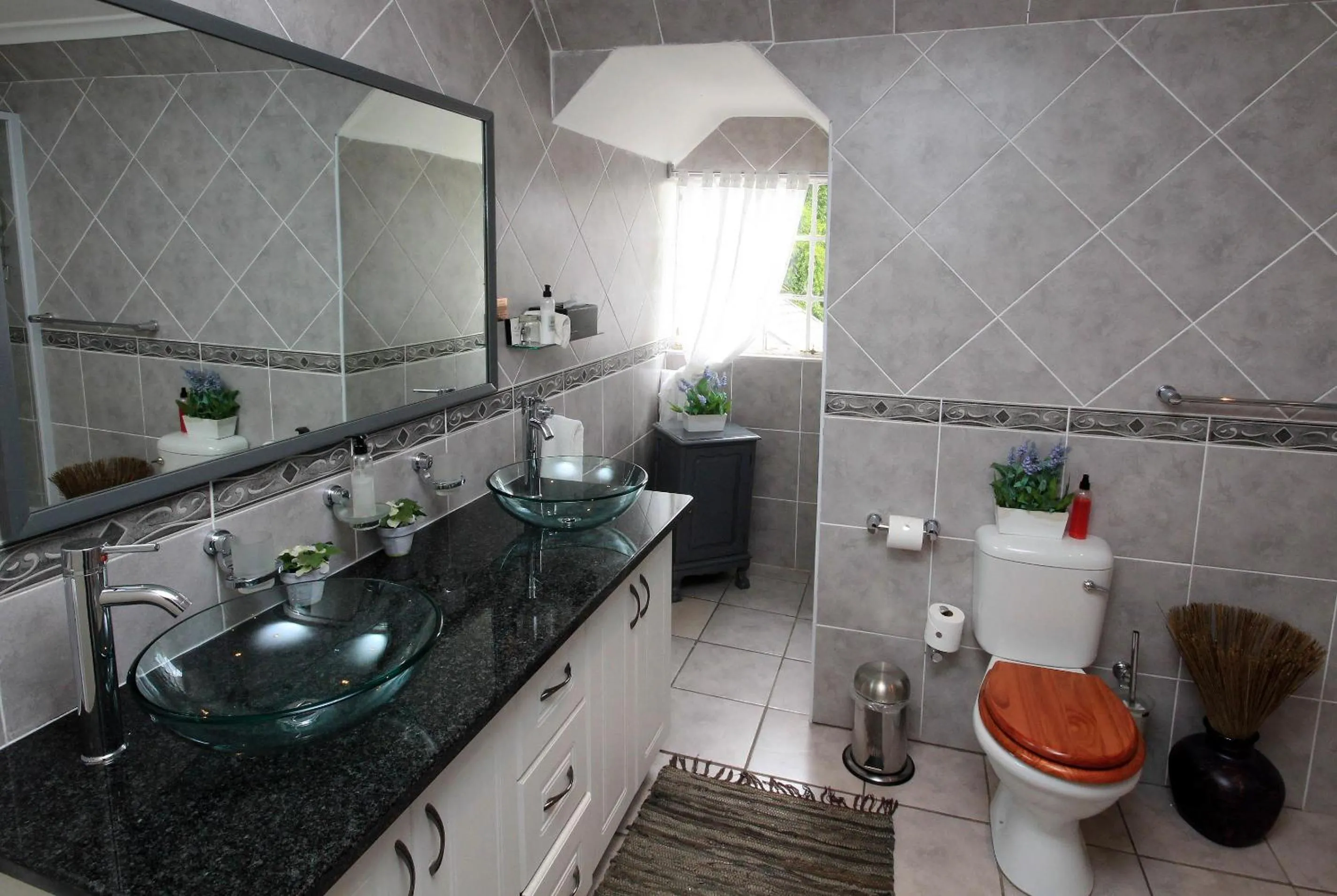 Bathroom in Avalon Guest Manor