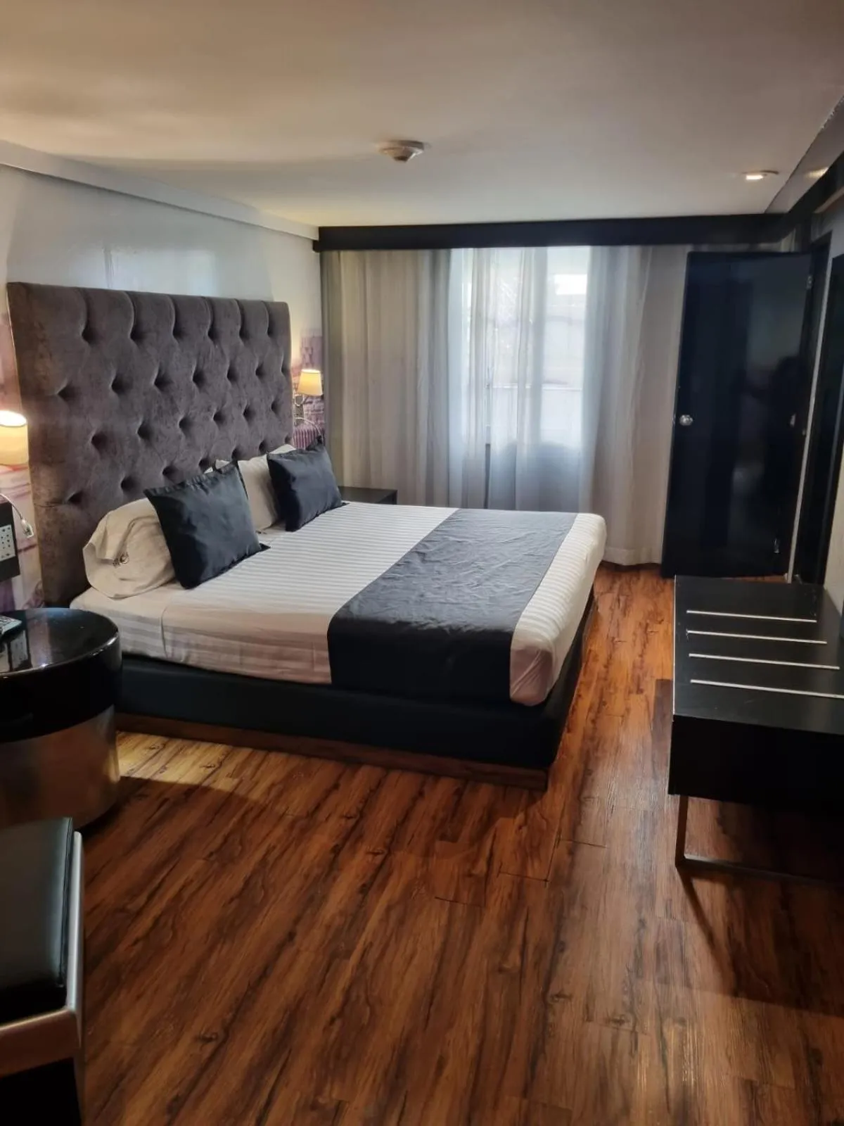 Photo of the whole room, Bed in Hotel Mexicali