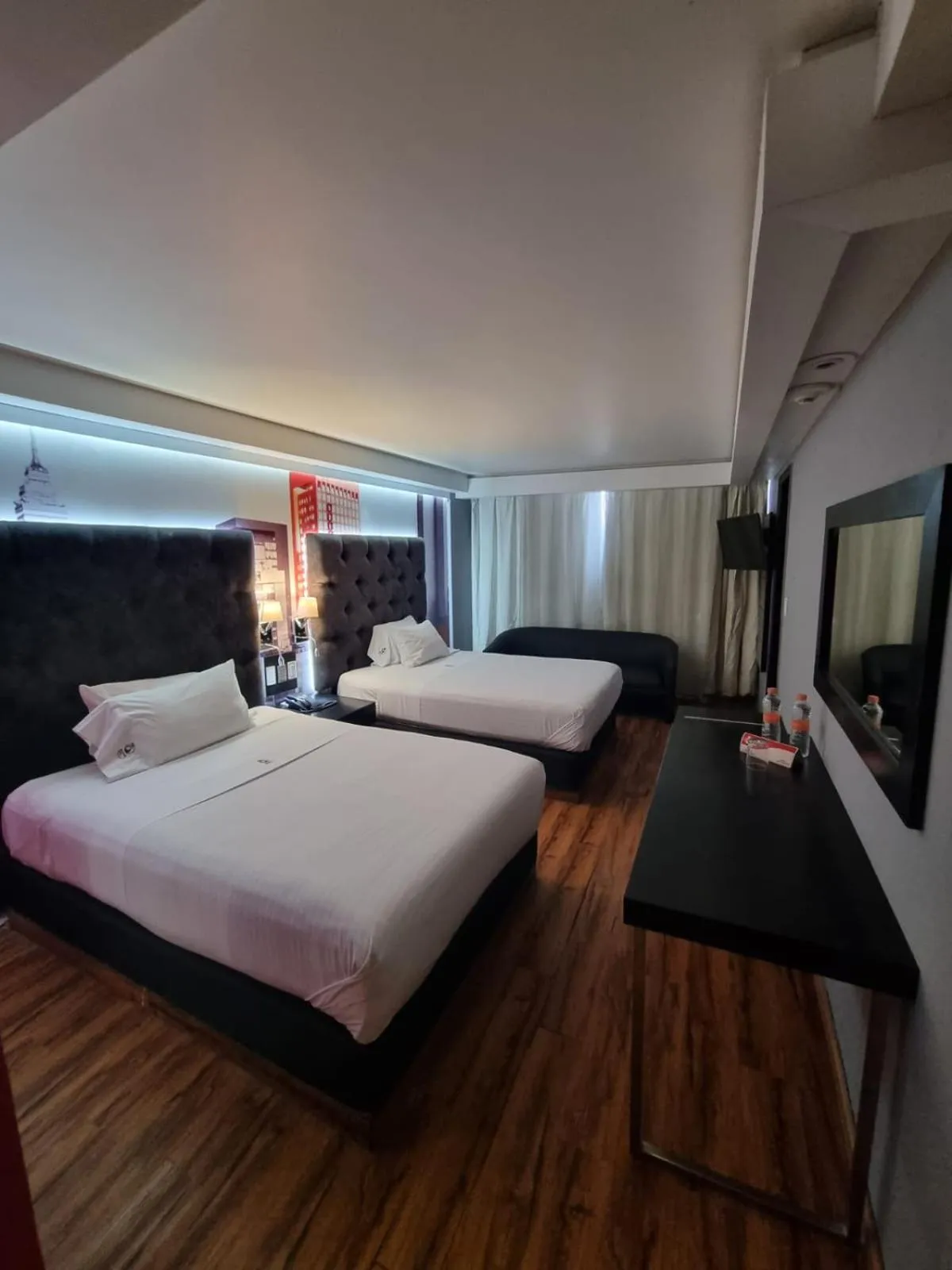 Photo of the whole room, Bed in Hotel Mexicali