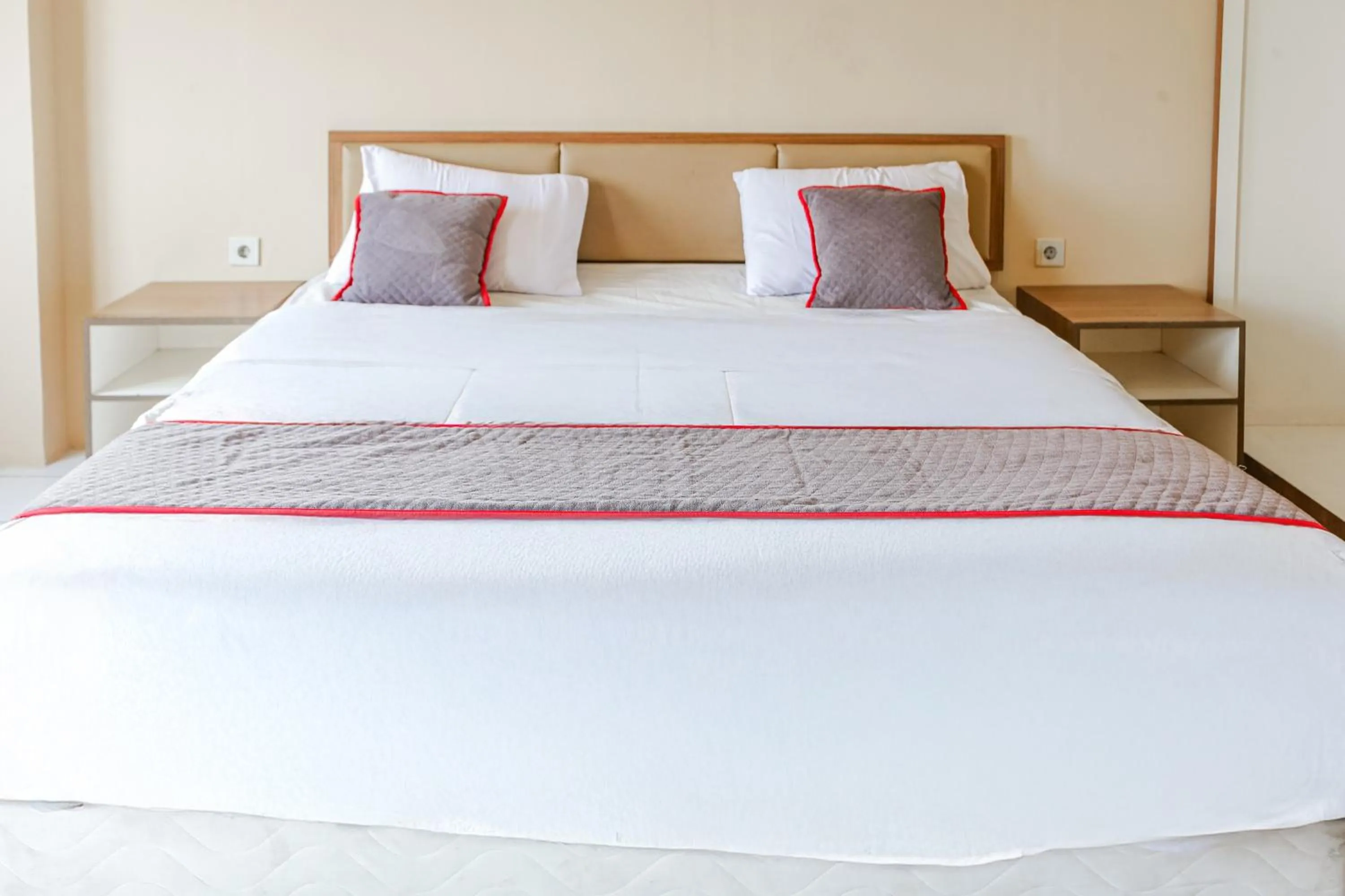 Bedroom, Bed in Collection O Serviced Apartmen Mutiara Kota