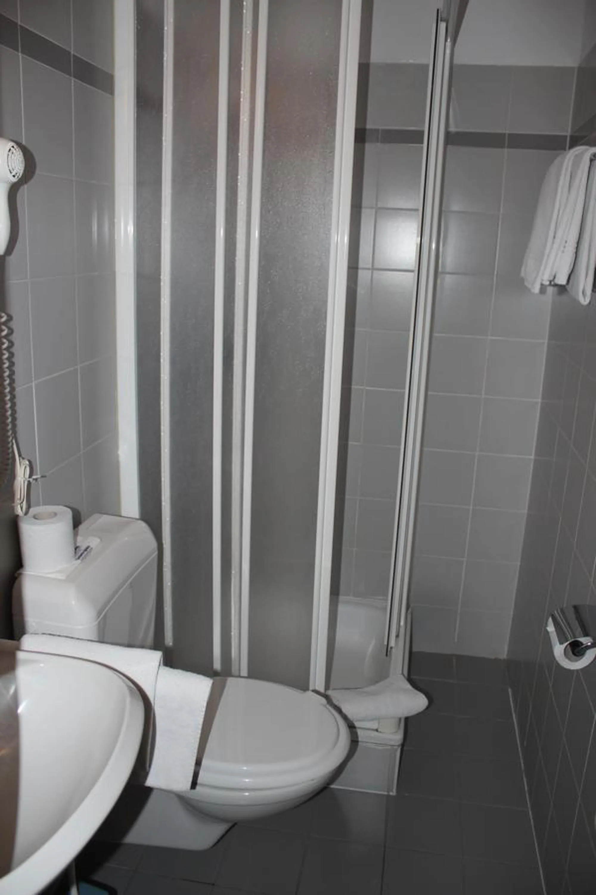 Shower in Garni Bar Sport