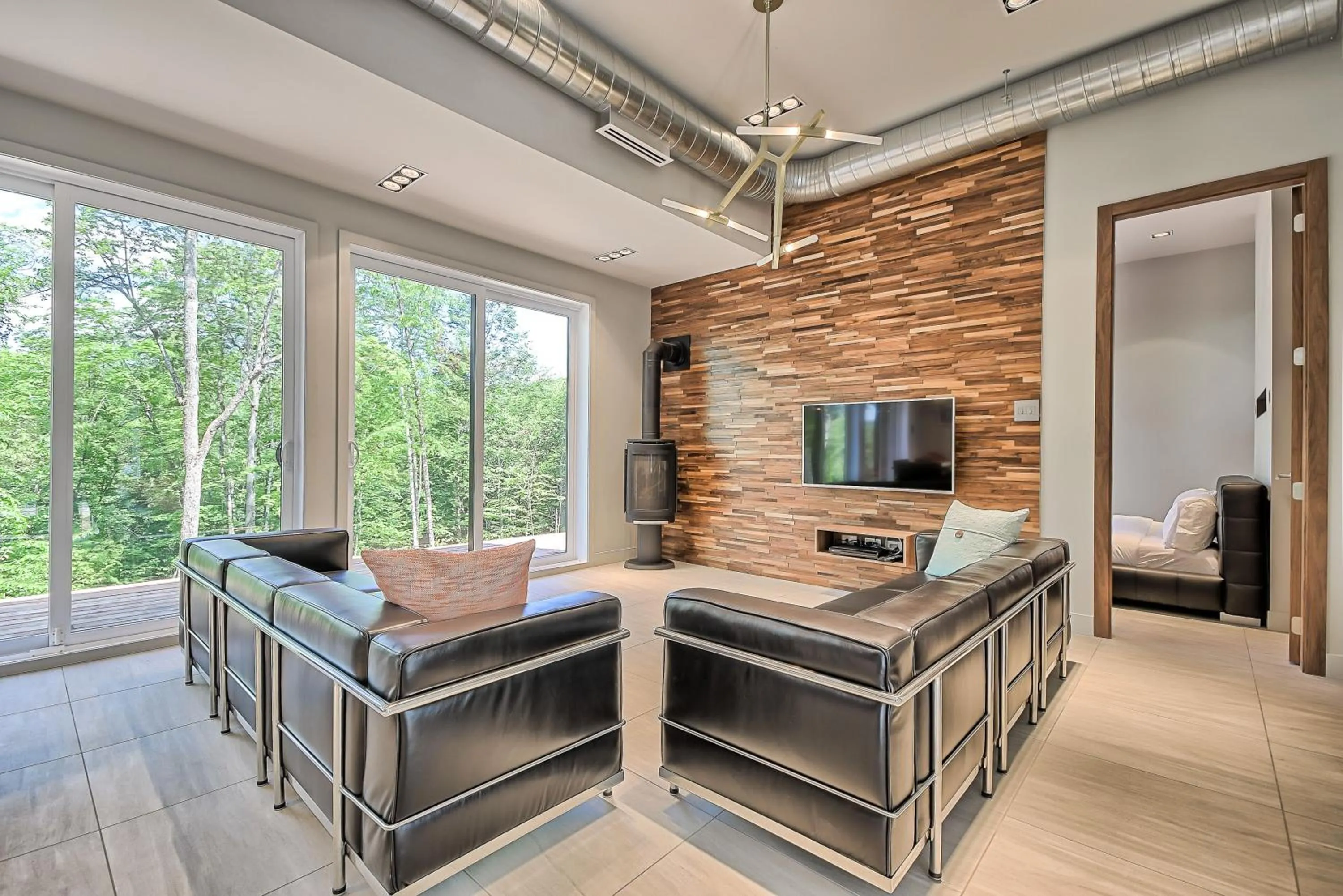 TV and multimedia in Bel Air Tremblant Hotel & Residences