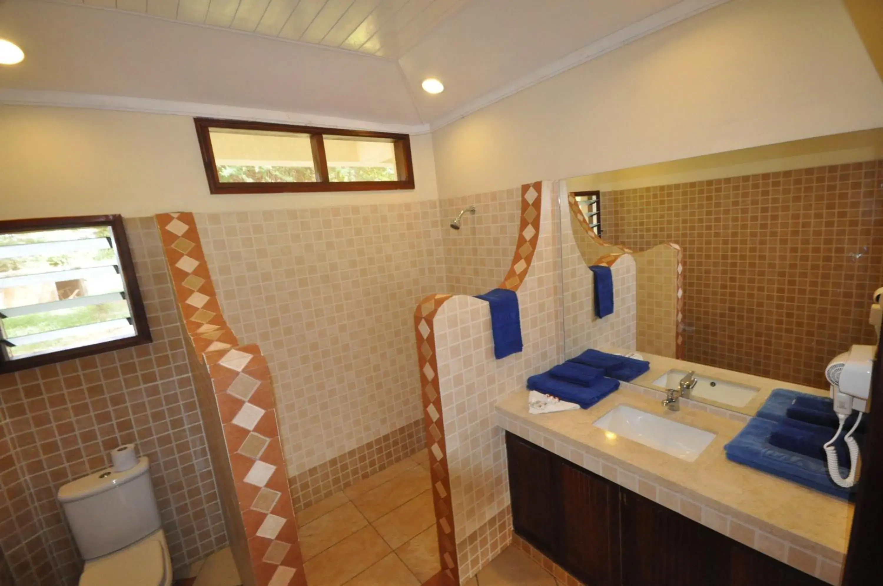 Bathroom in Hunters Lodge Bathroom in Hunters Lodge