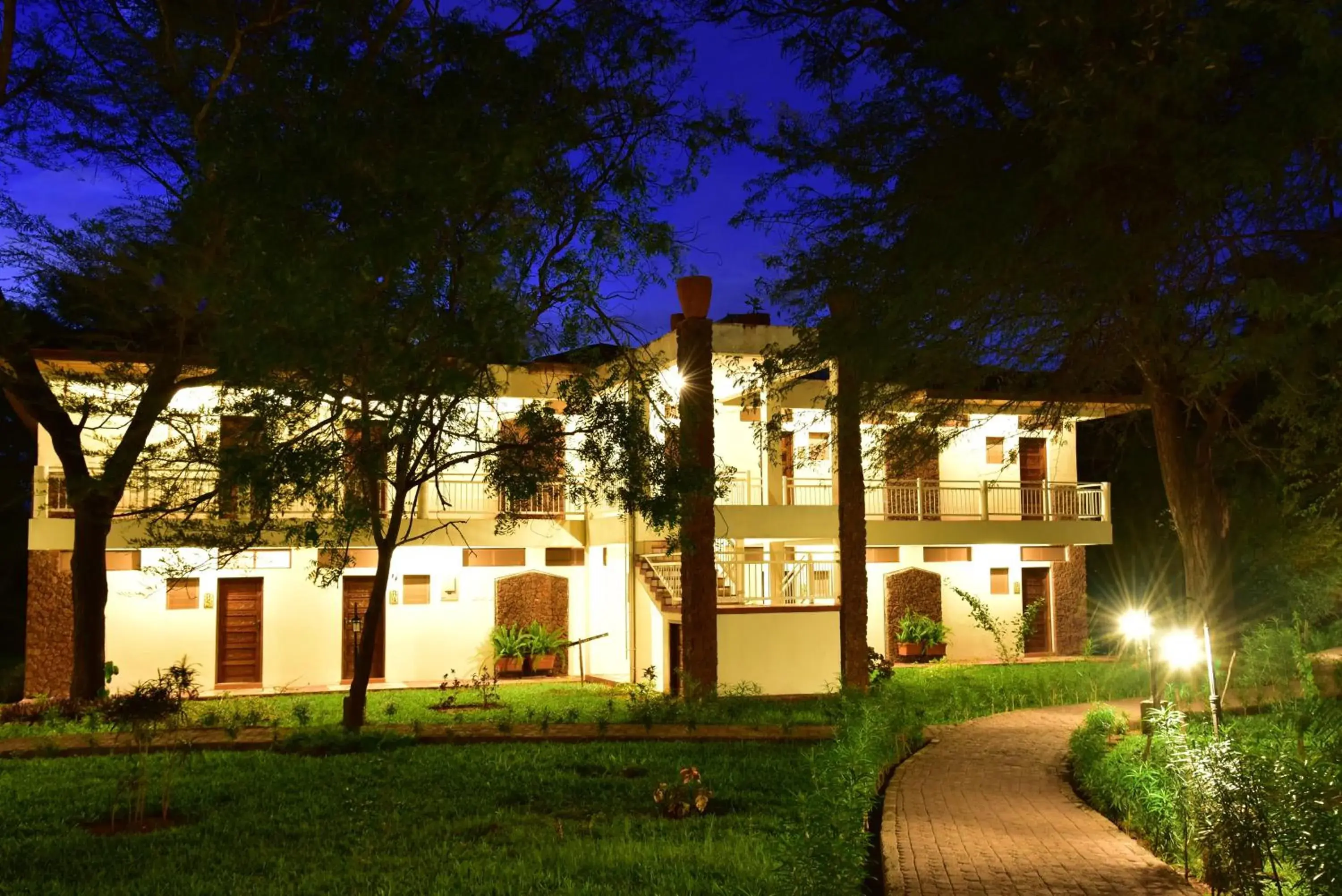 Property building in Hunters Lodge Property building in Hunters Lodge