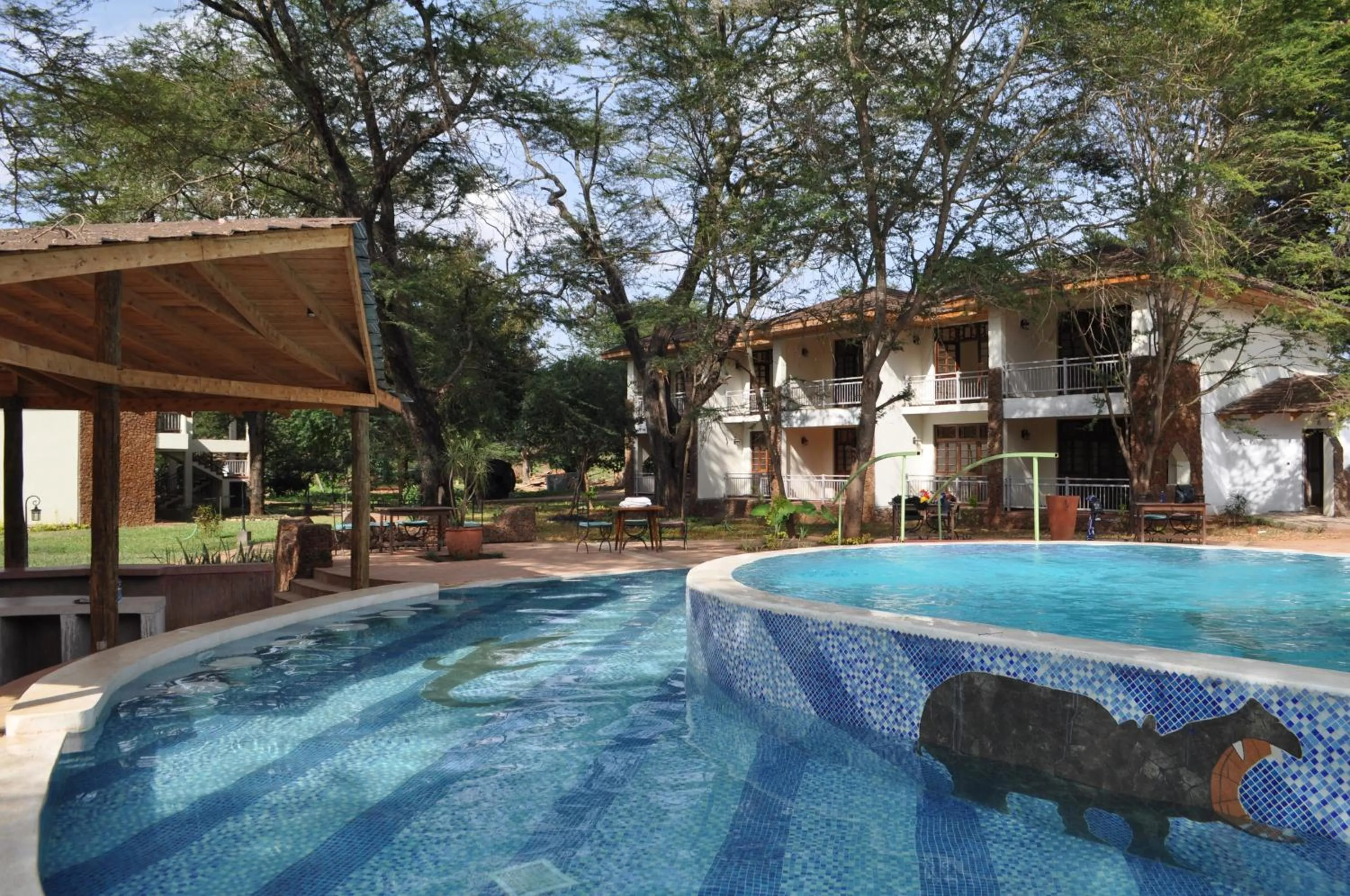 Swimming pool in Hunters Lodge