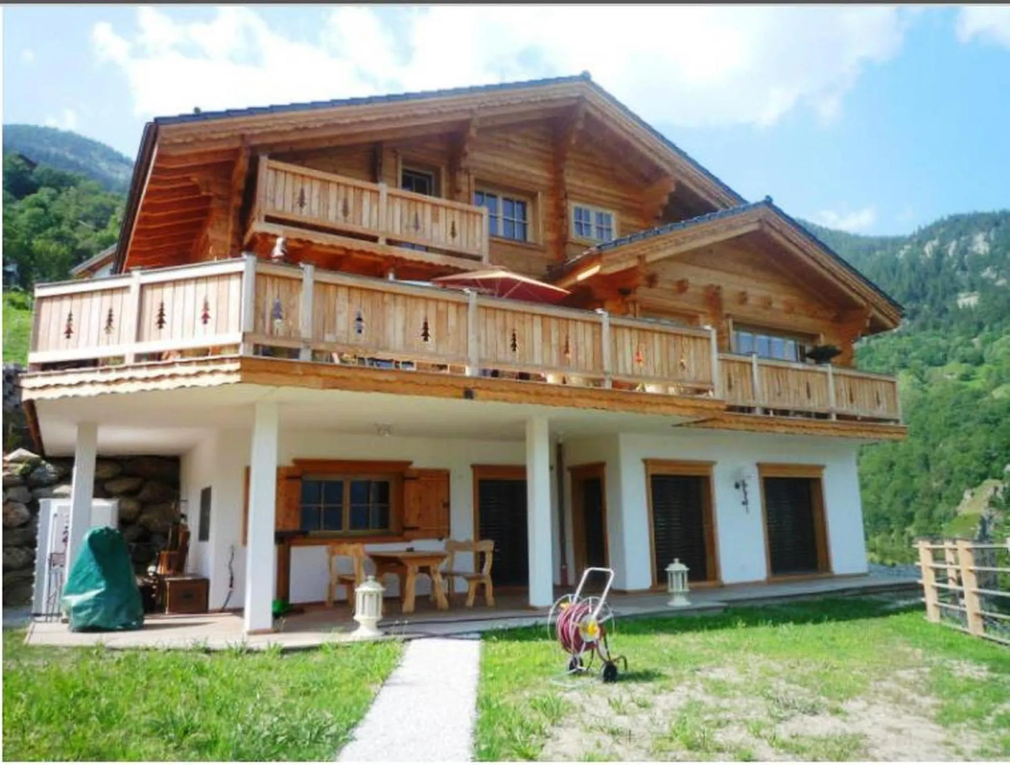 Property building in Chalet Mund