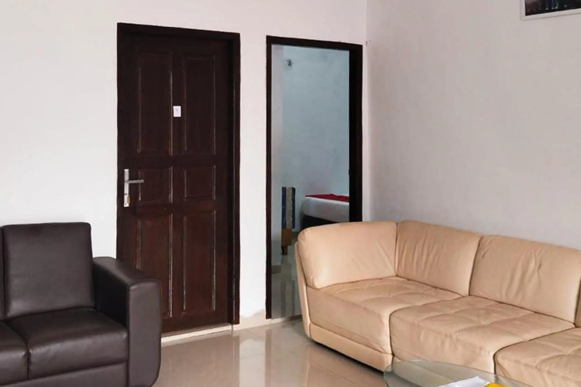 Seating area in RedDoorz Syariah at Sayang Ibu Village Nongsa Batam