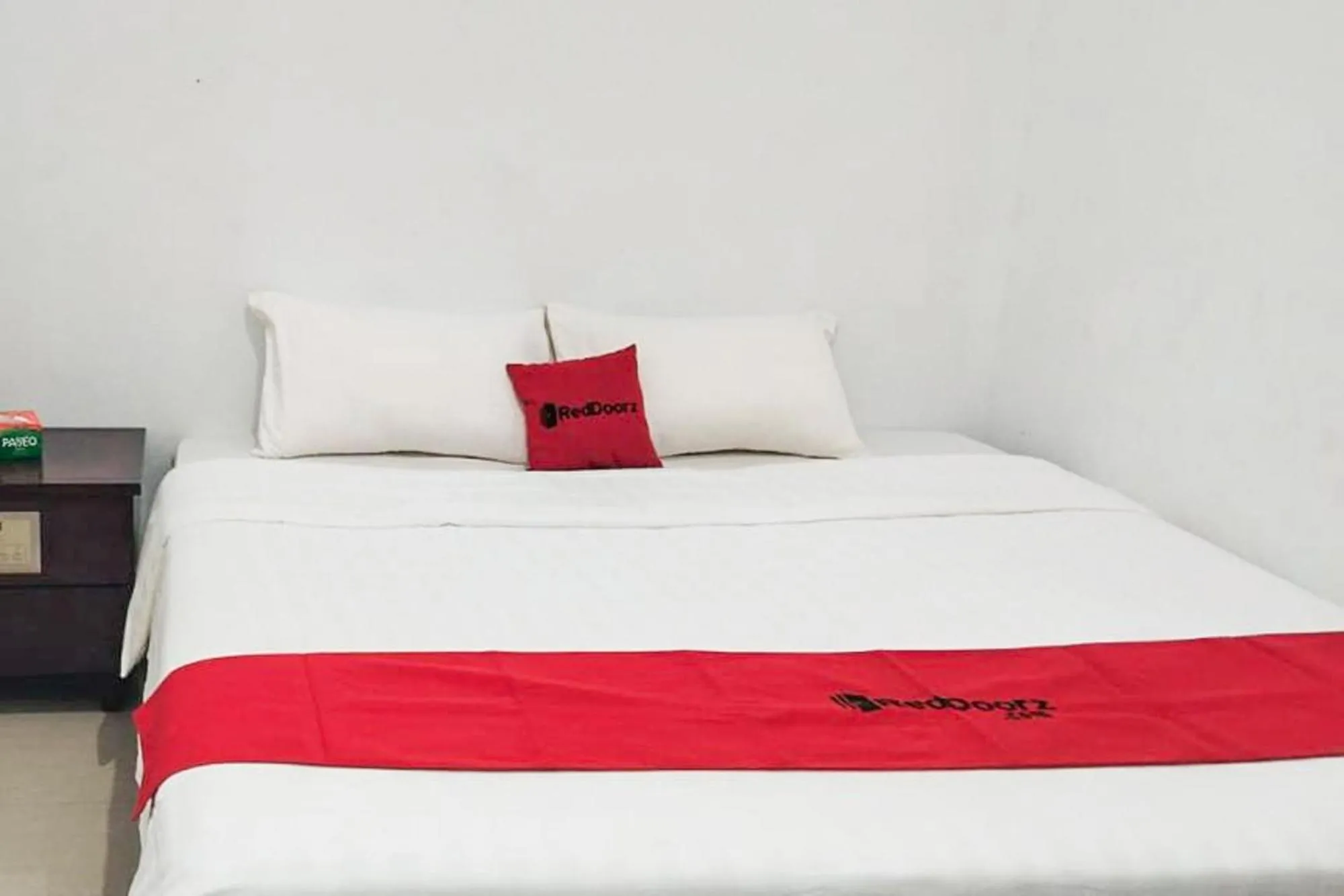Bedroom, Bed in RedDoorz Syariah at Sayang Ibu Village Nongsa Batam