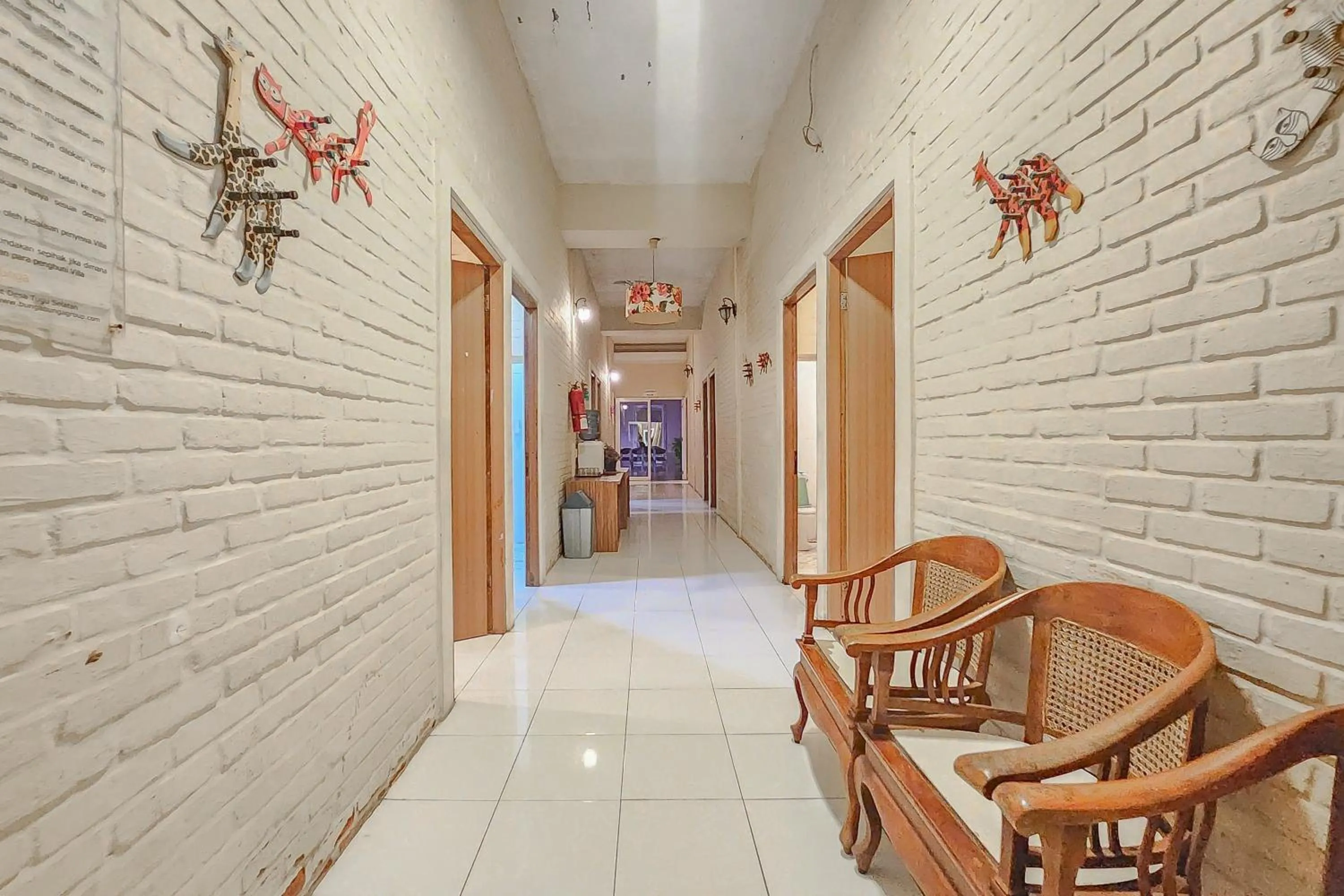 Seating area in Urbanview Hotel Star Residence Puncak