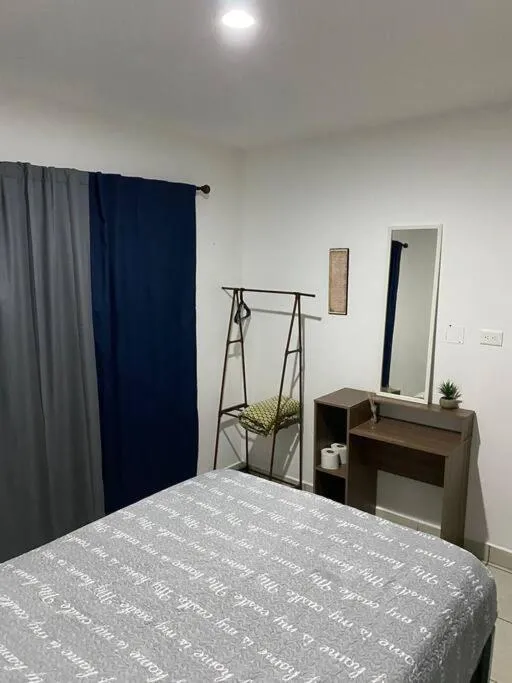 Bed in Azul Marino MZT