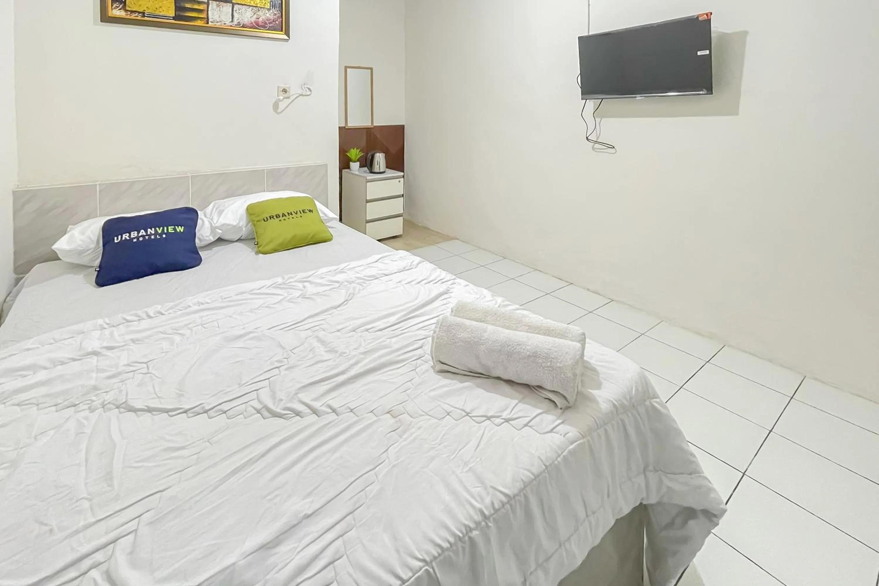 Bedroom, Bed in Urbanview Grey CSB Mall Cirebon