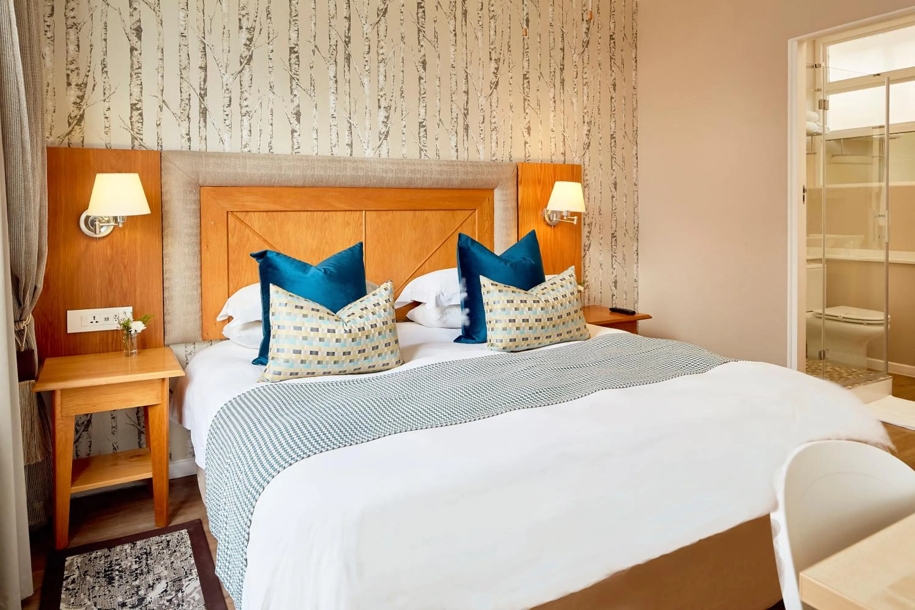 Shower, Bed in First Group Mount Sierra