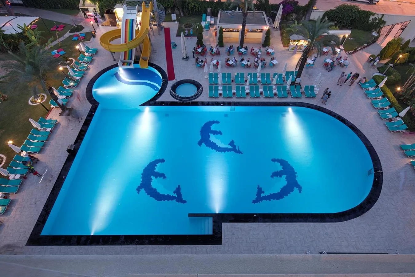 Swimming pool in Grand Ring Hotel