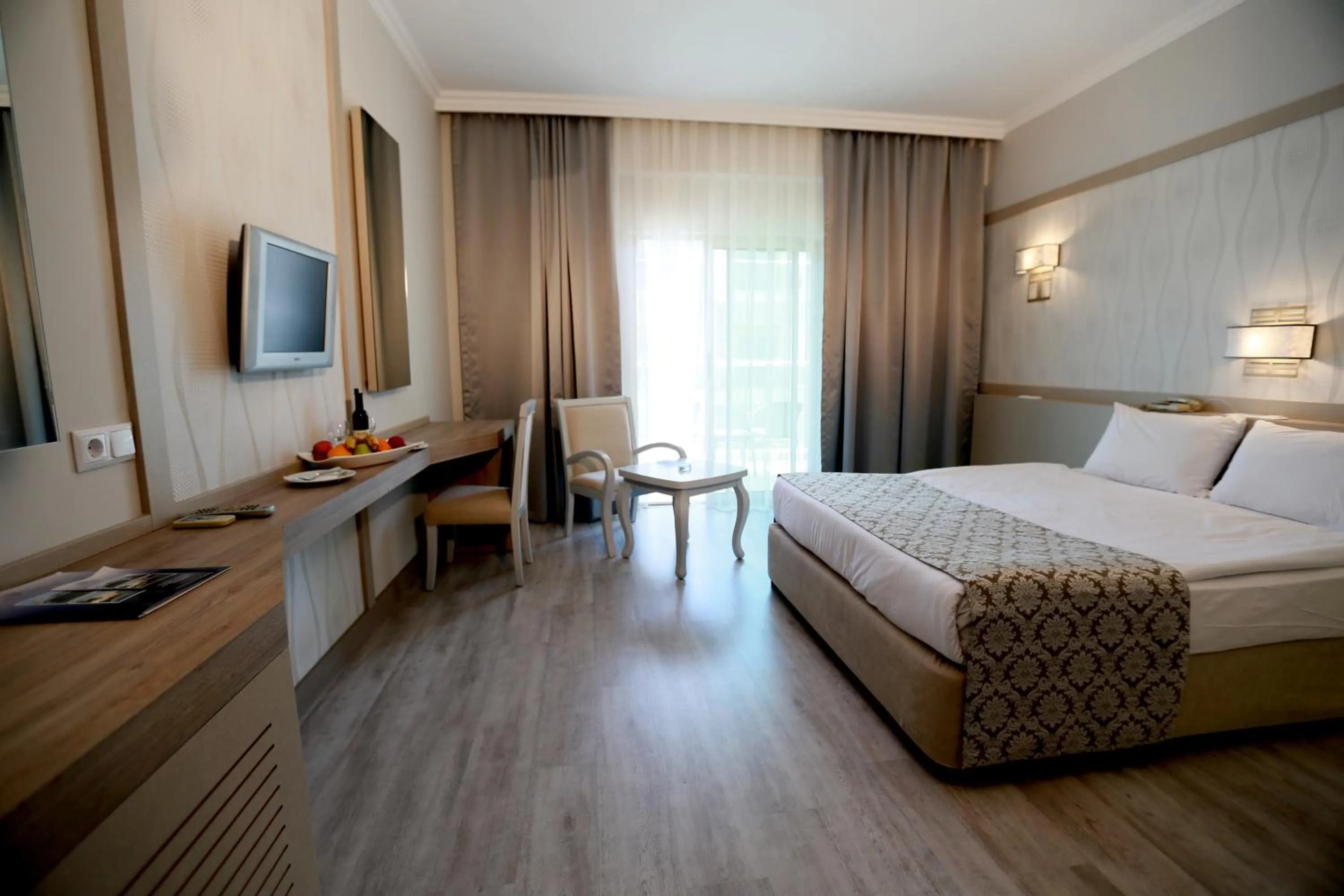 Photo of the whole room in Grand Ring Hotel