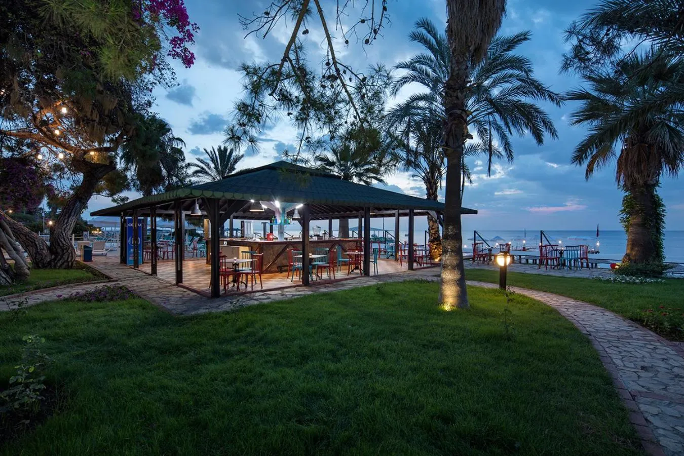 Lounge or bar in Grand Ring Hotel